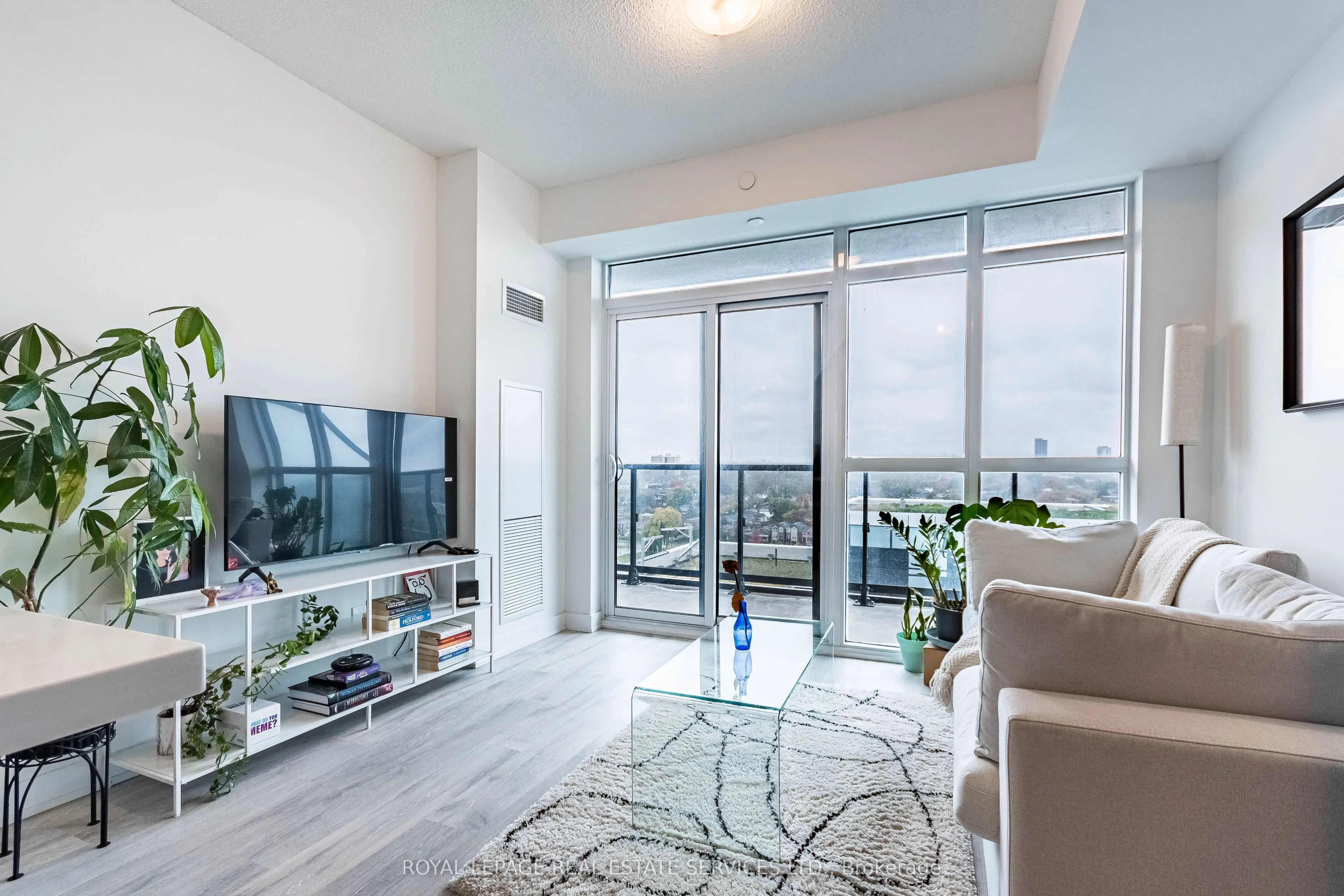 251 Manitoba Street, #1509