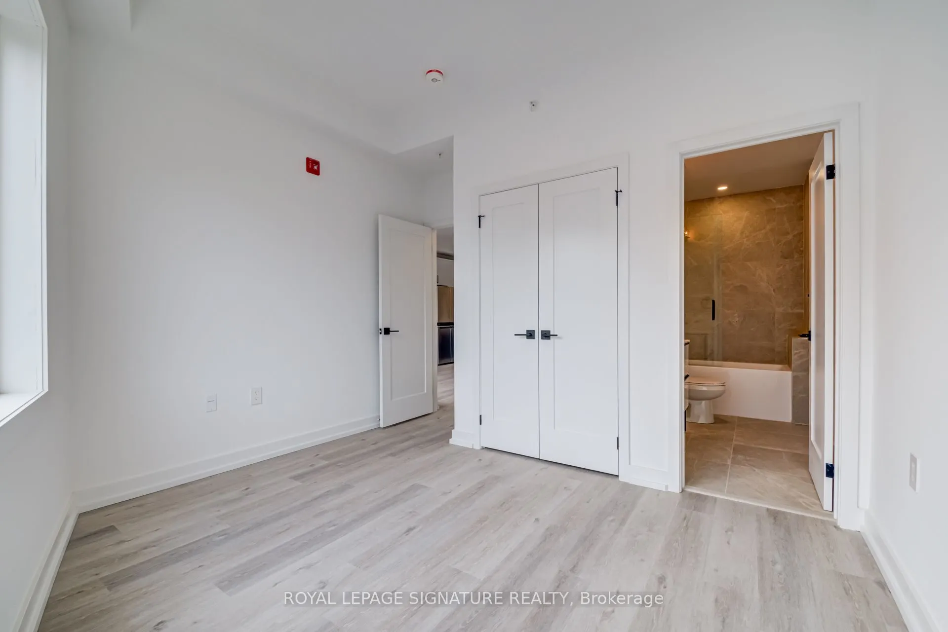 3039 Dundas Street W, #8