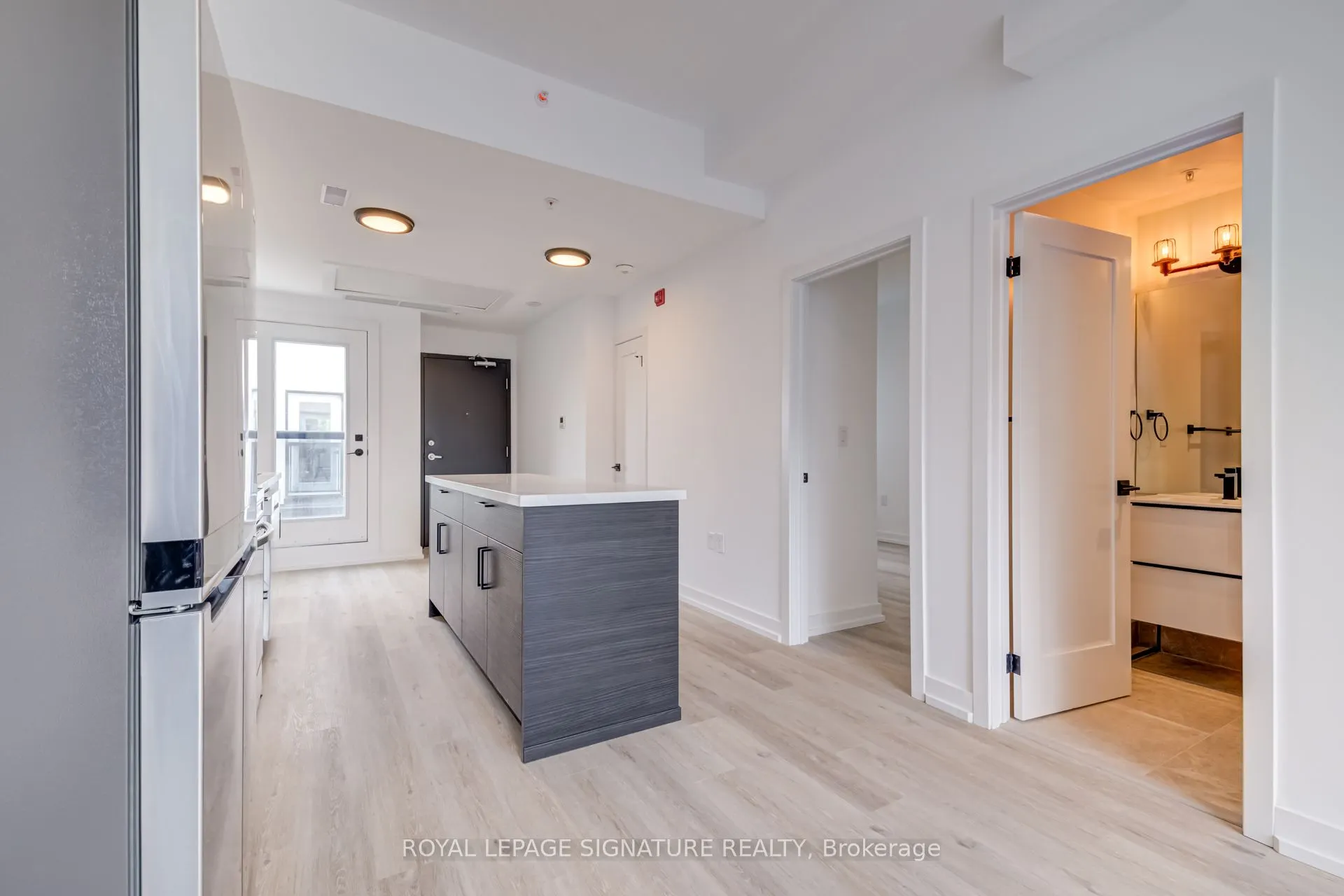 3039 Dundas Street W, #8