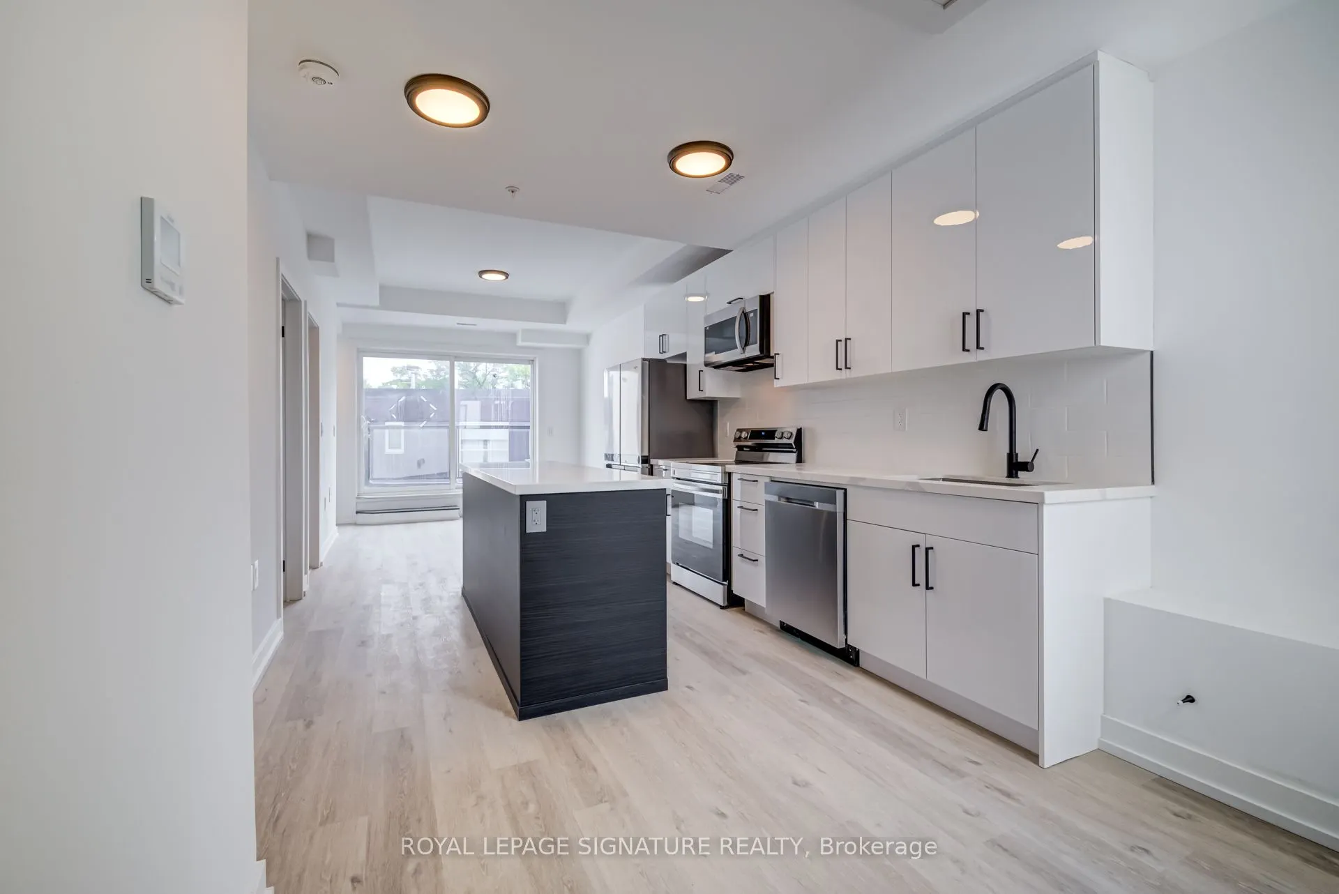 3039 Dundas Street W, #8