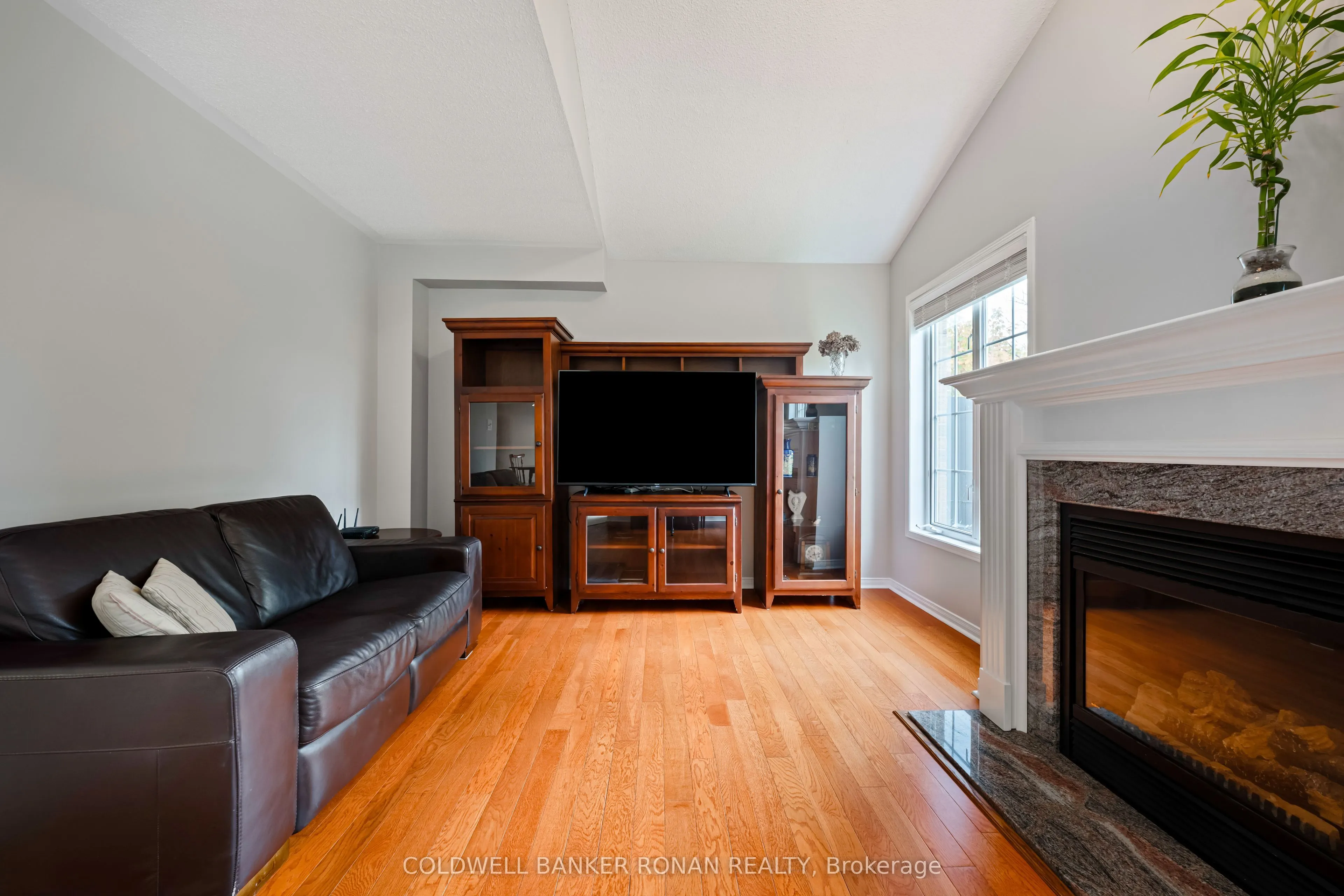 44 Baccarat Crescent