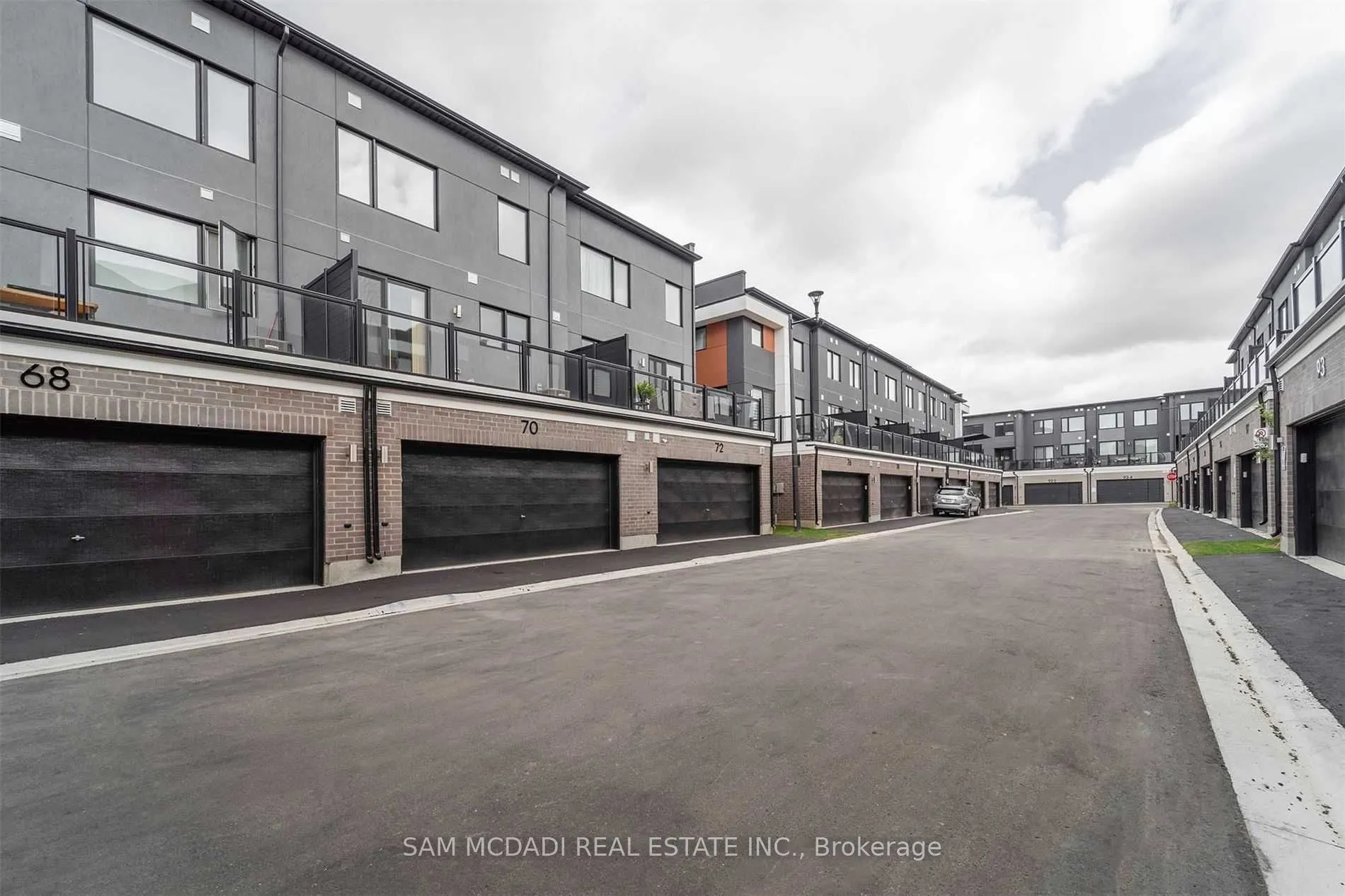 70 Huguenot Road, #59