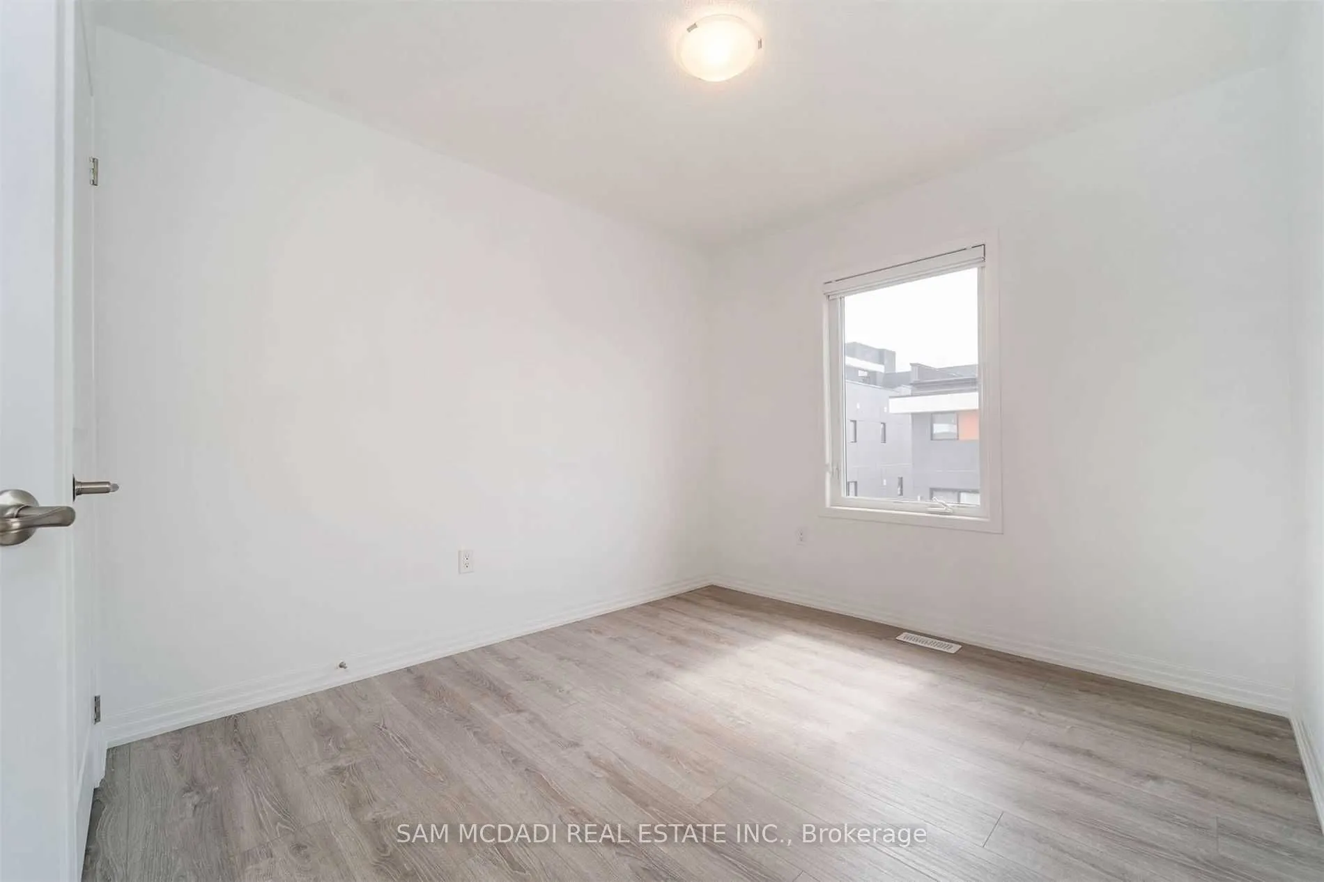 70 Huguenot Road, #59