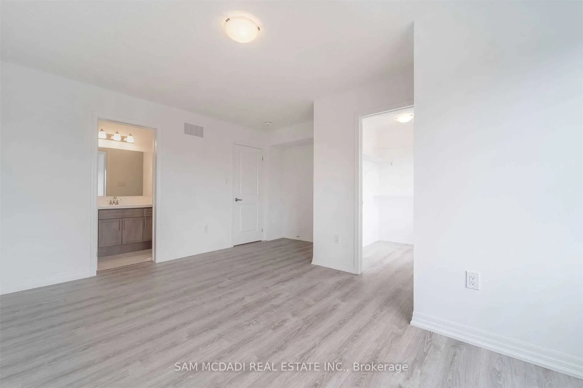 70 Huguenot Road, #59