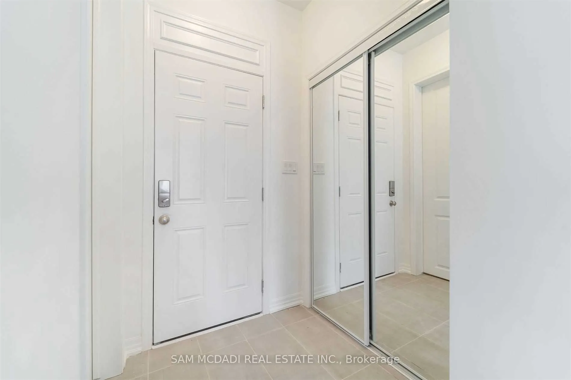 70 Huguenot Road, #59