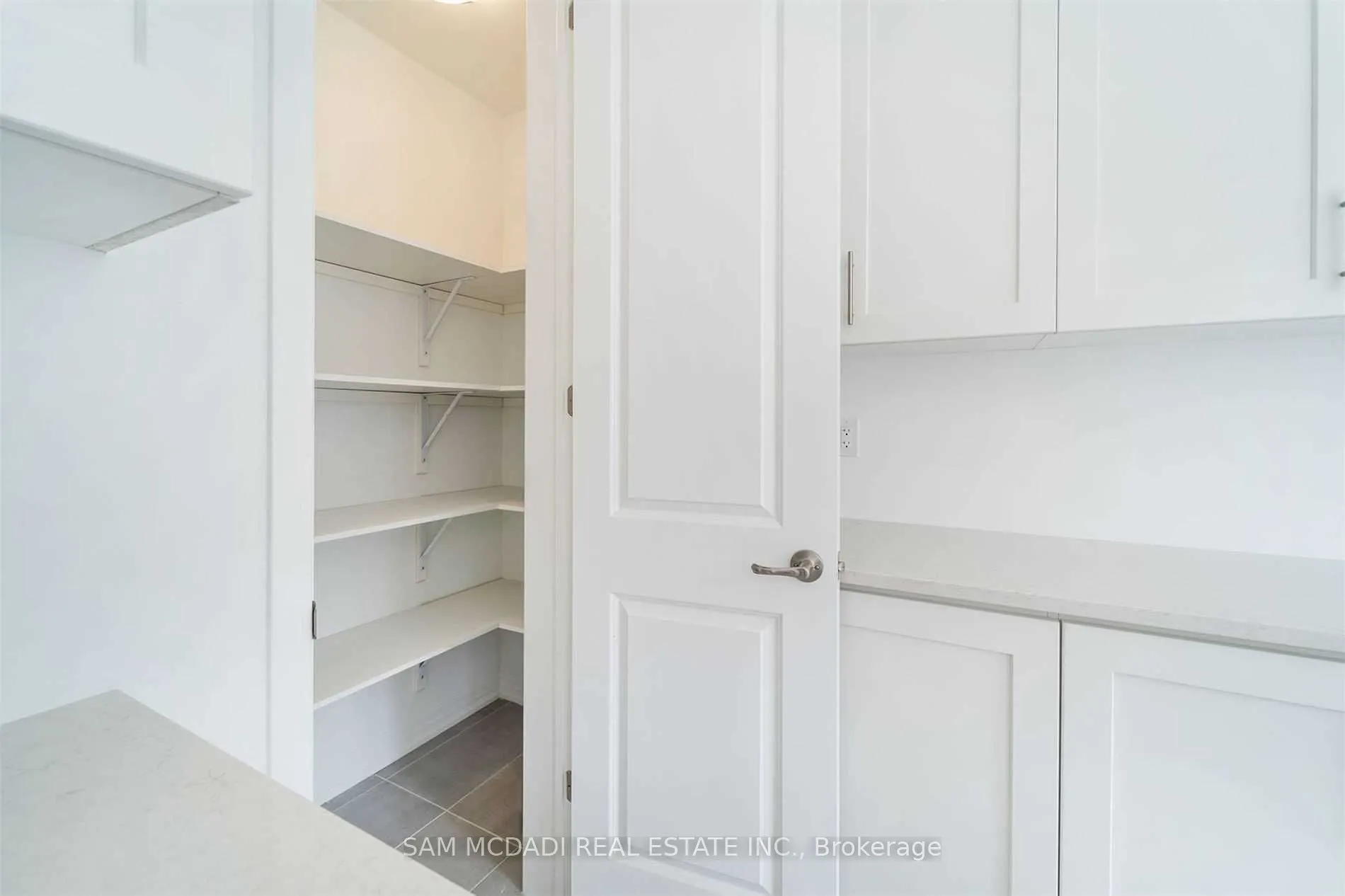 70 Huguenot Road, #59