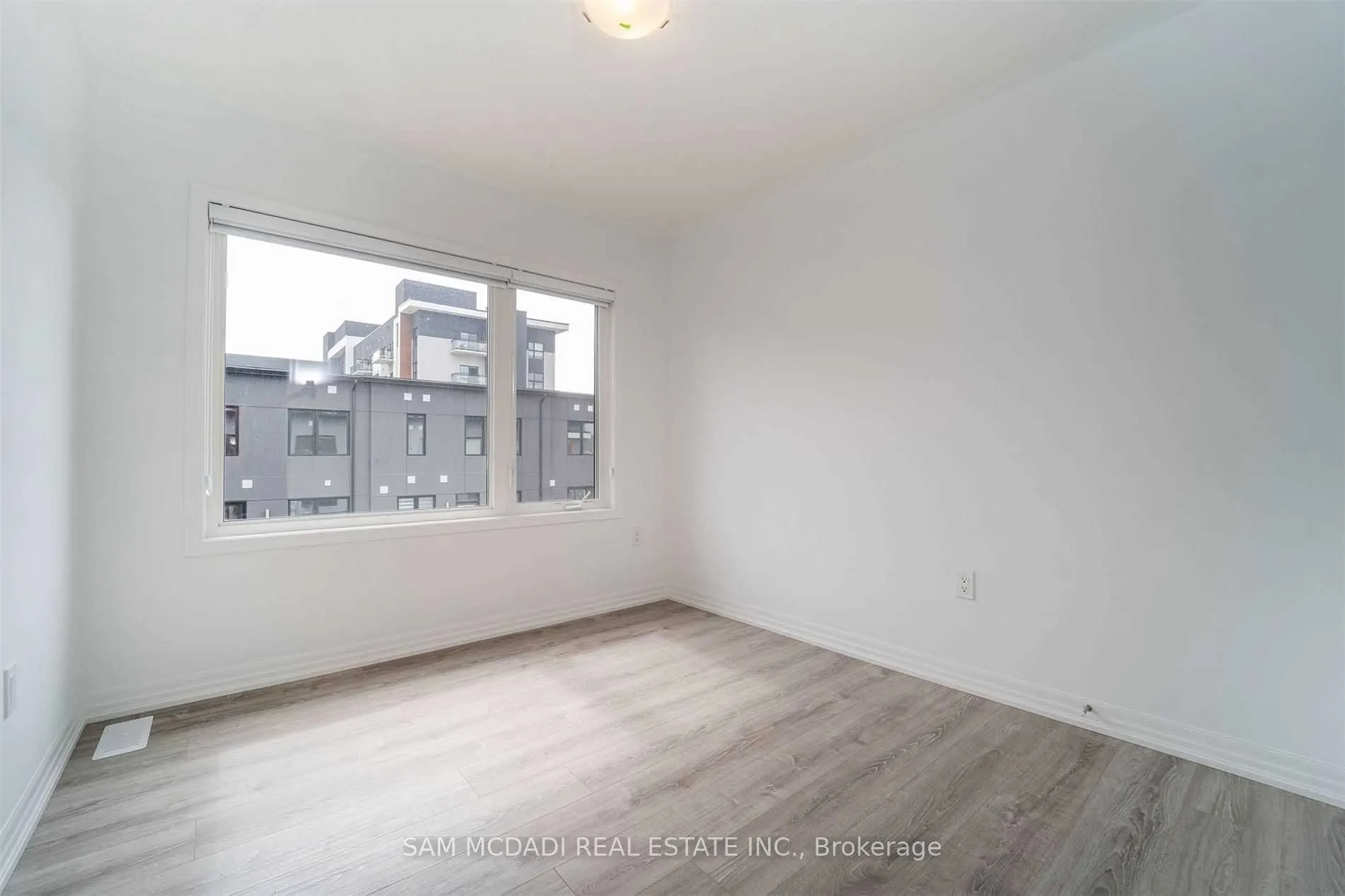 70 Huguenot Road, #59