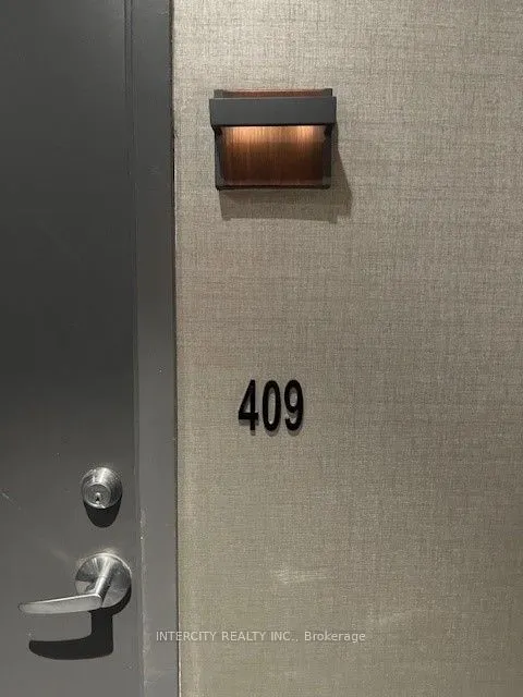 297 Oak Walk Drive, #409