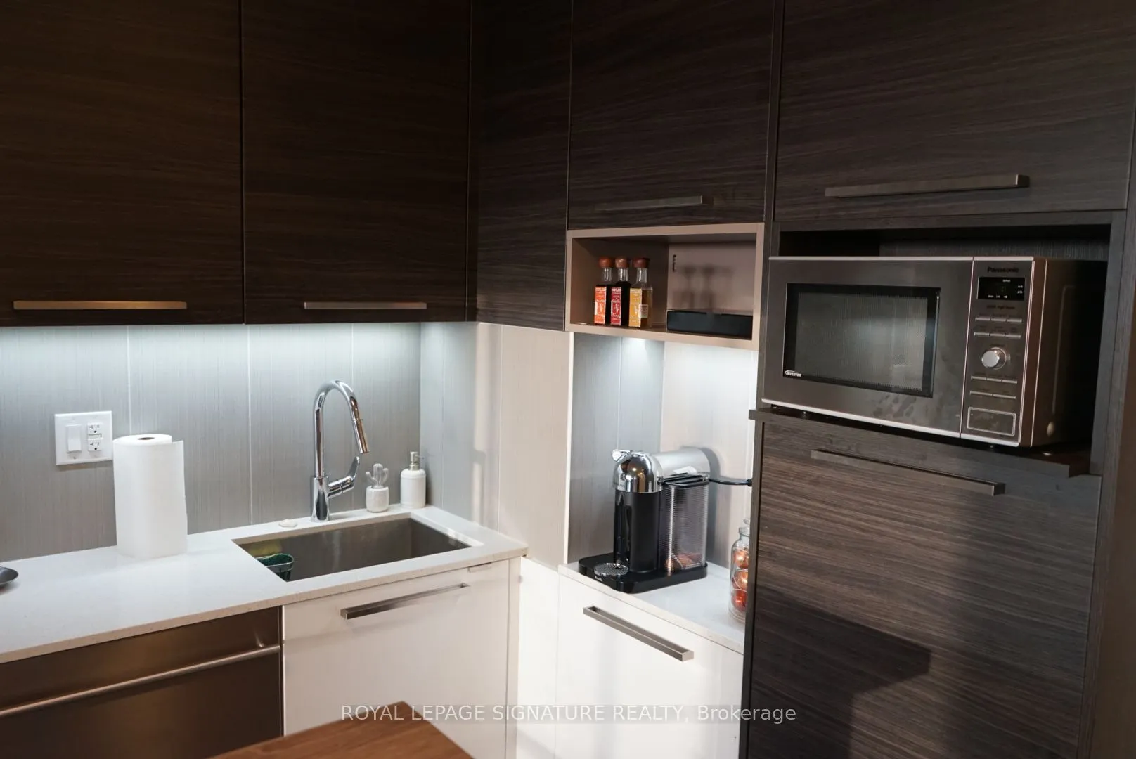 36 Park Lawn Road, #1104