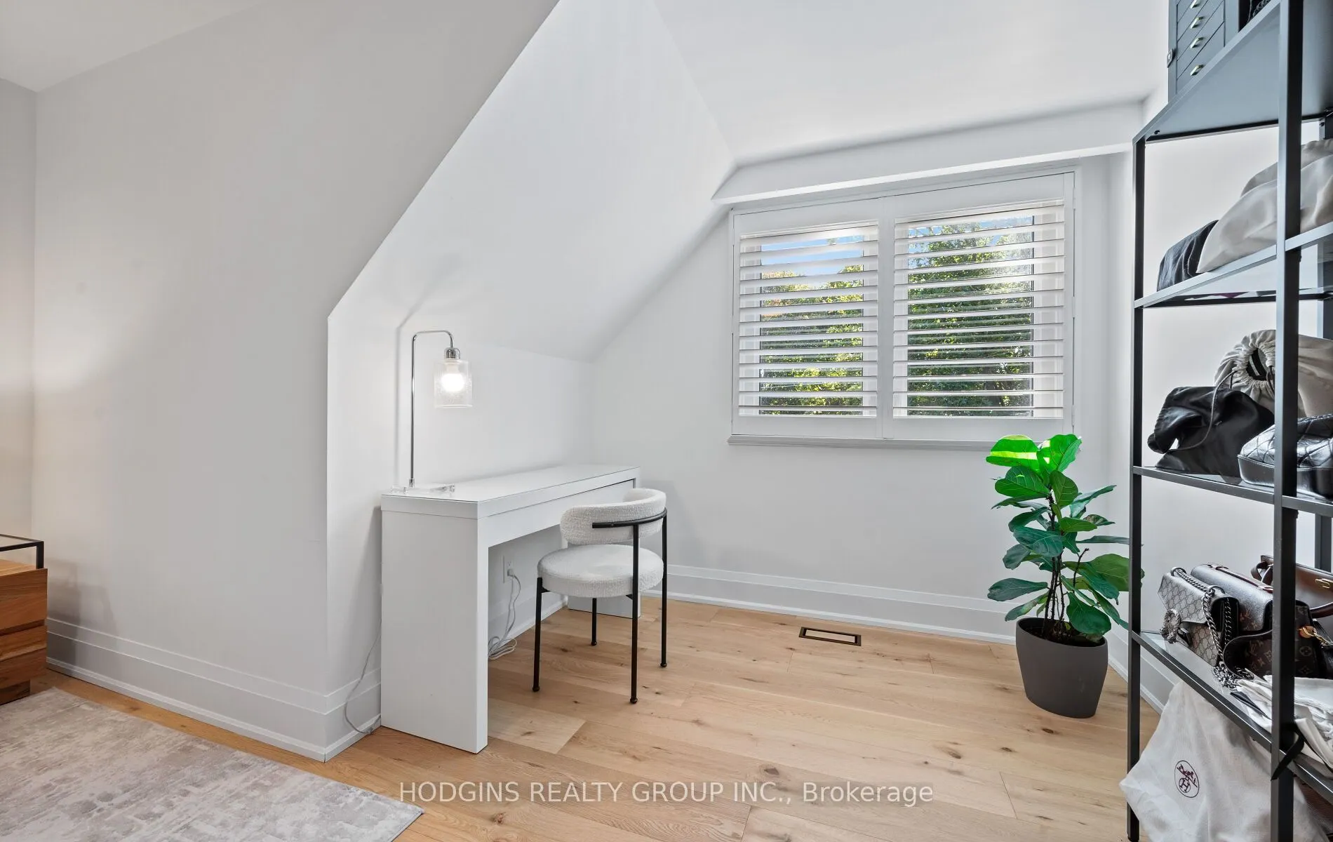 1726 Sherwood Forrest Circle