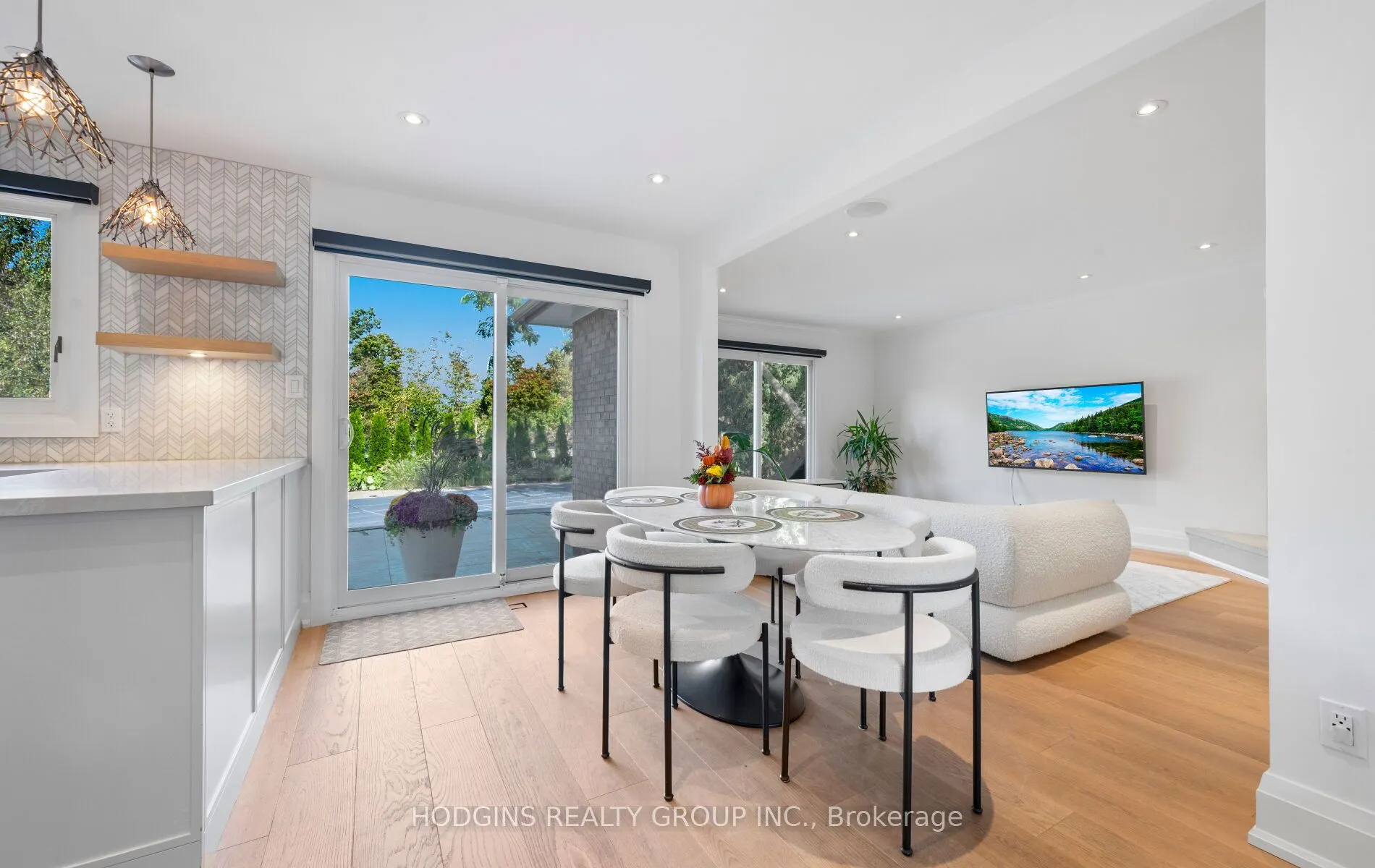 1726 Sherwood Forrest Circle