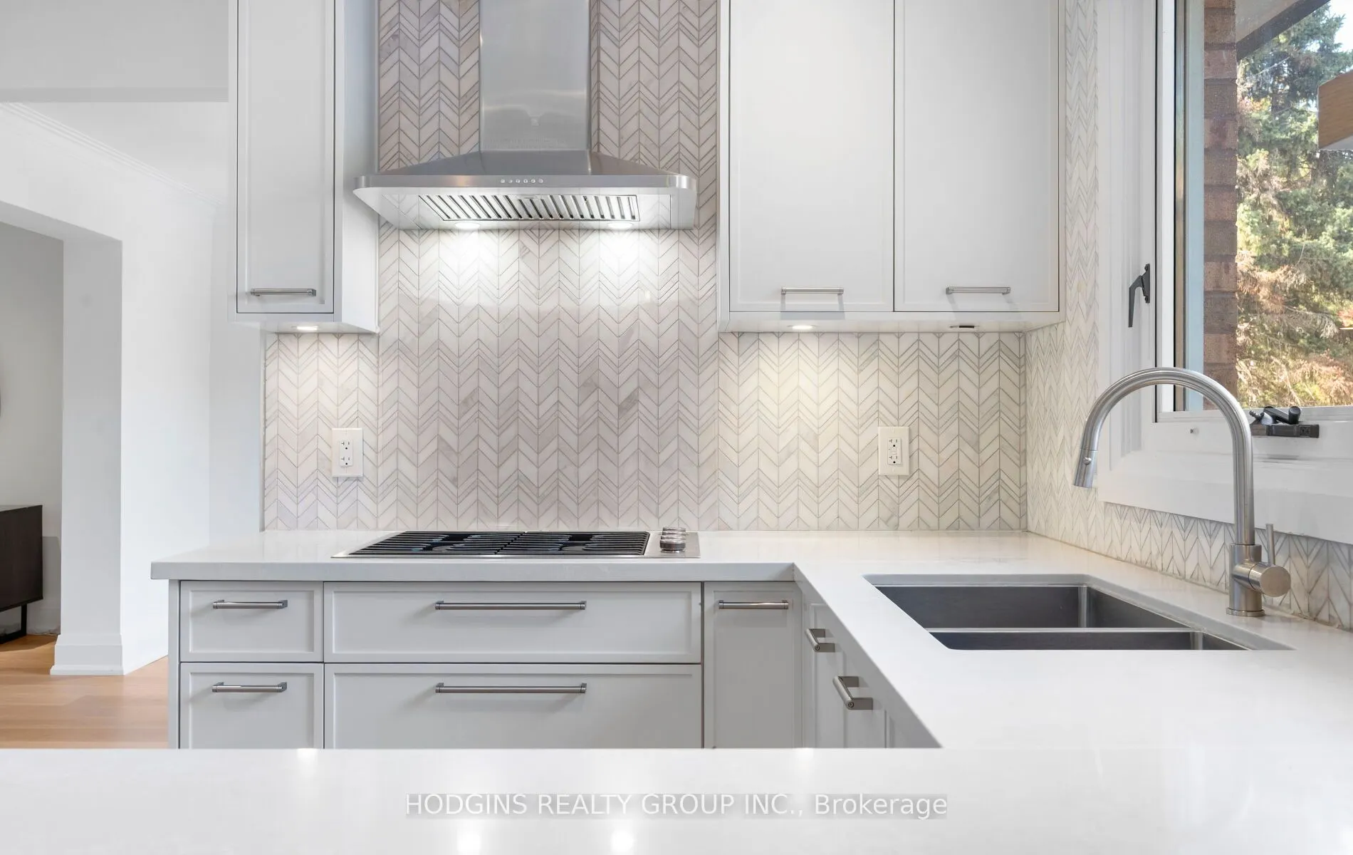 1726 Sherwood Forrest Circle