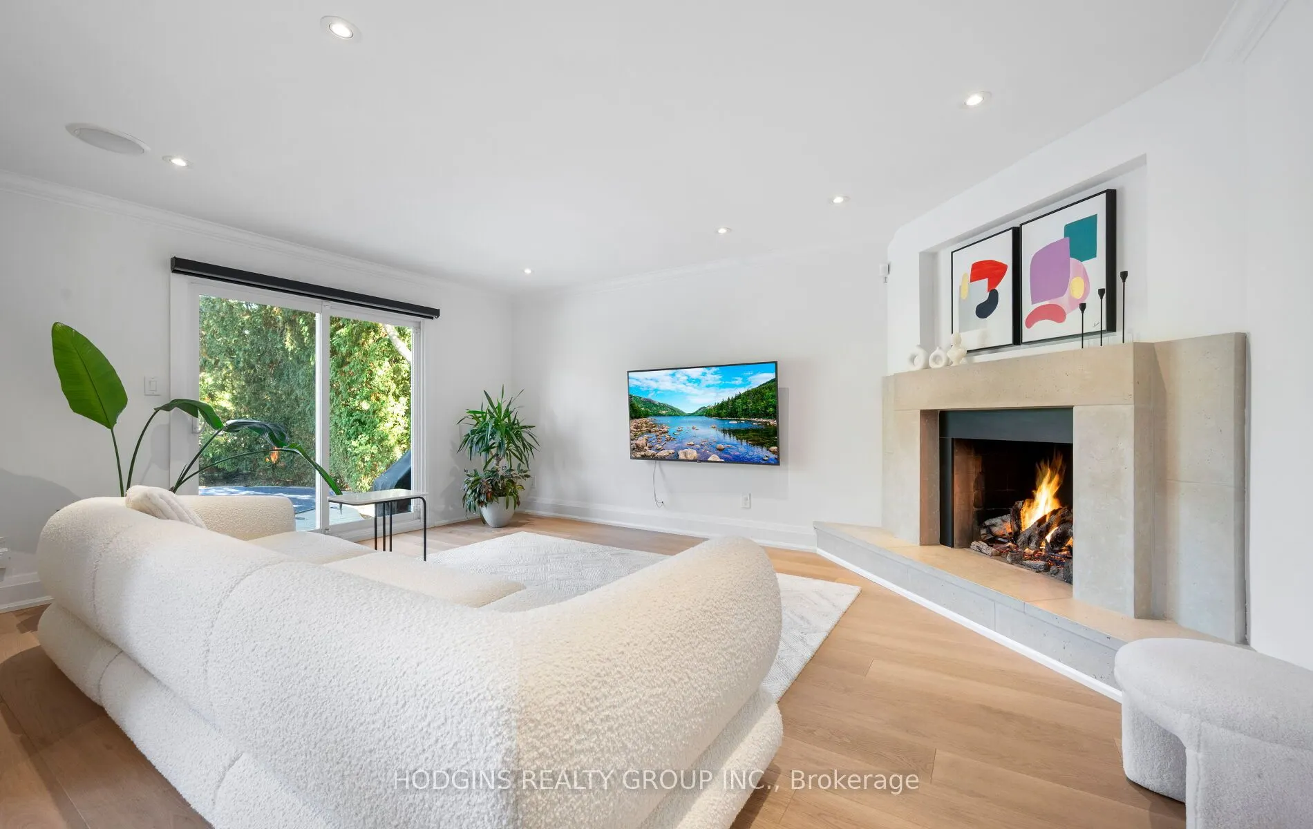 1726 Sherwood Forrest Circle