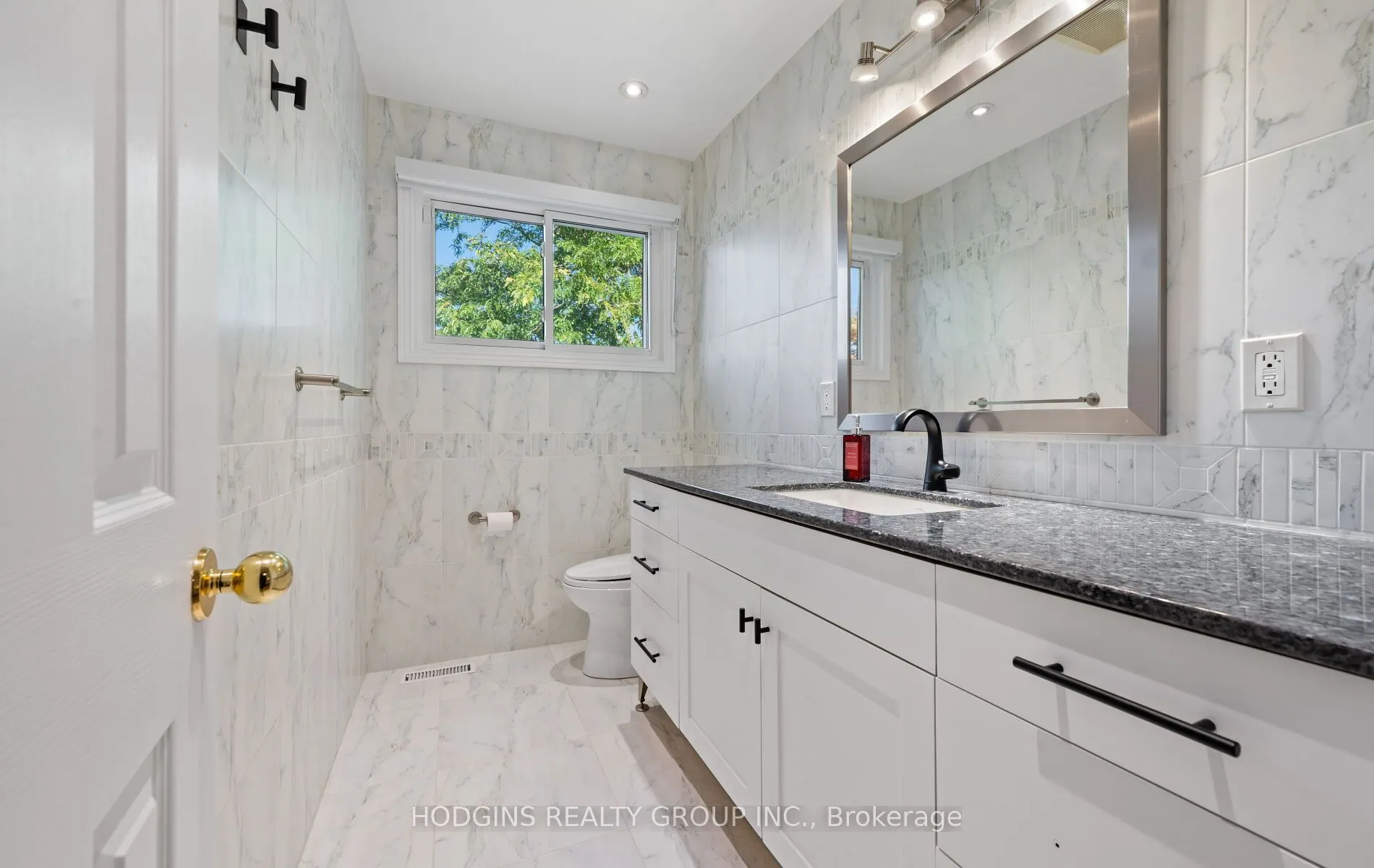 1726 Sherwood Forrest Circle