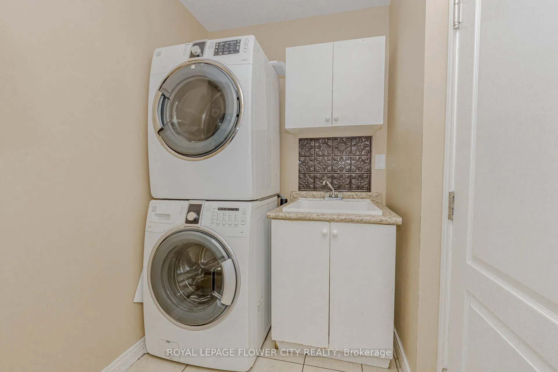 49 Squire Ellis Drive