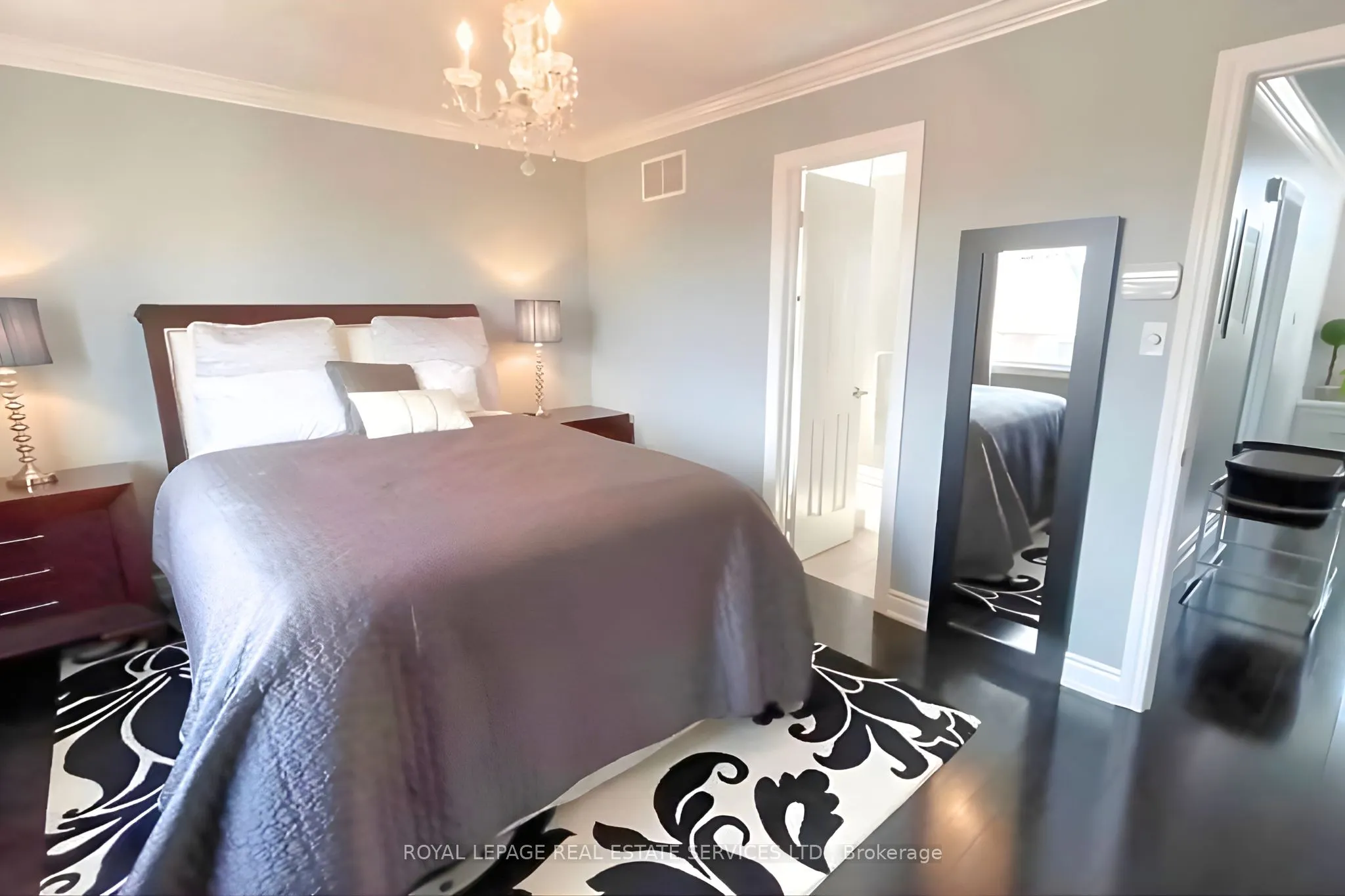 2384 Hollybrook Drive