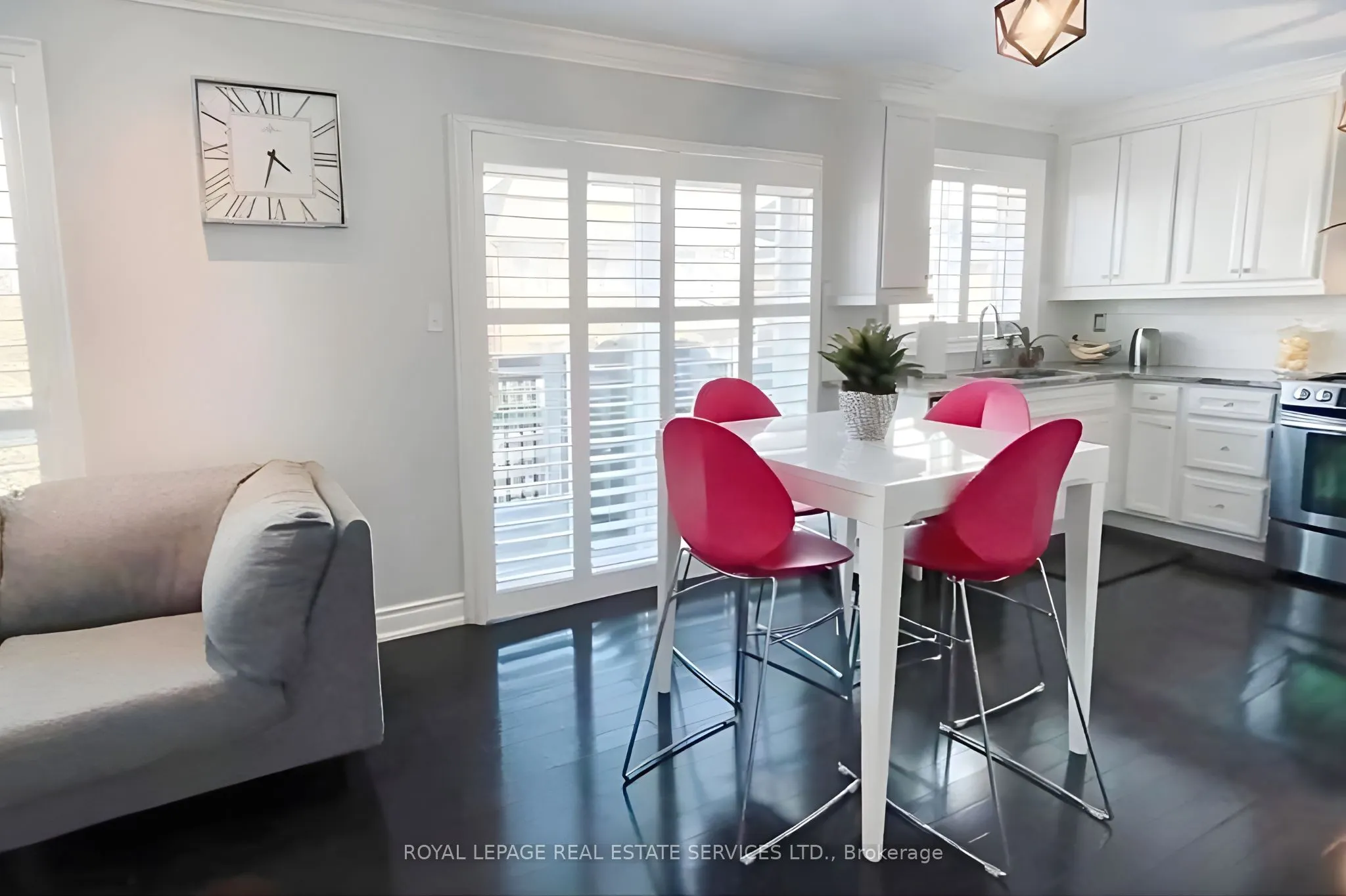 2384 Hollybrook Drive