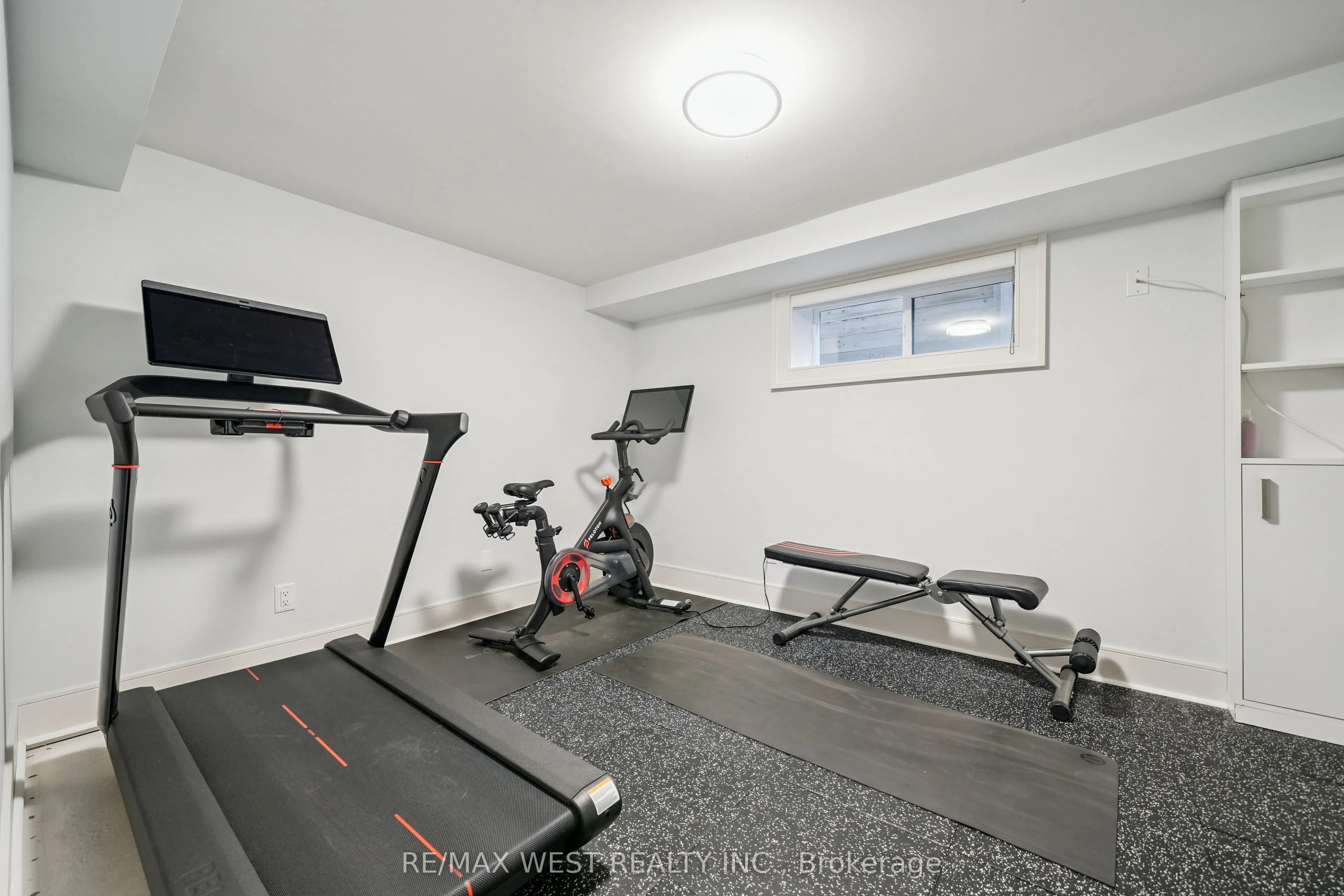 48 Arrowsmith Avenue