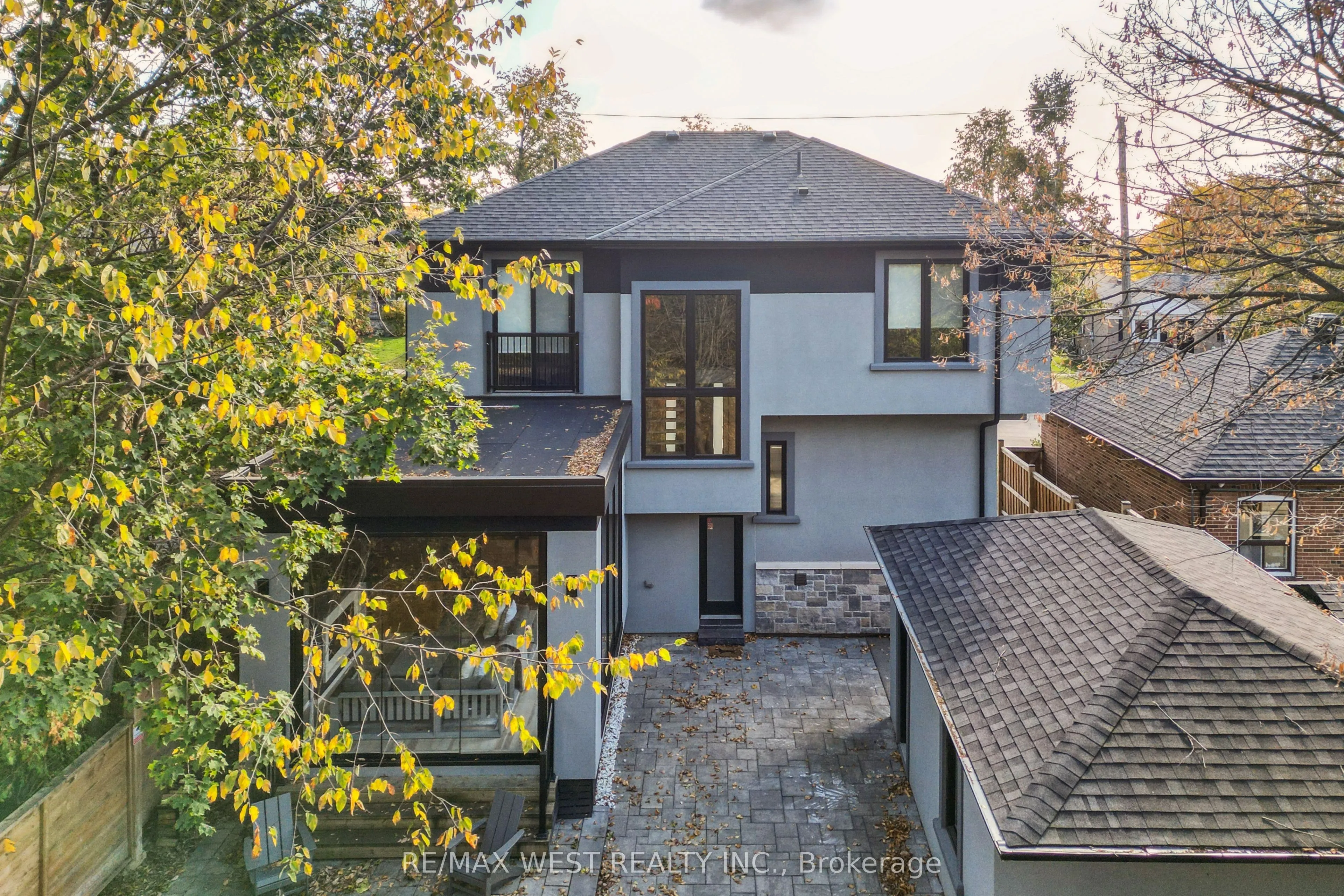 48 Arrowsmith Avenue