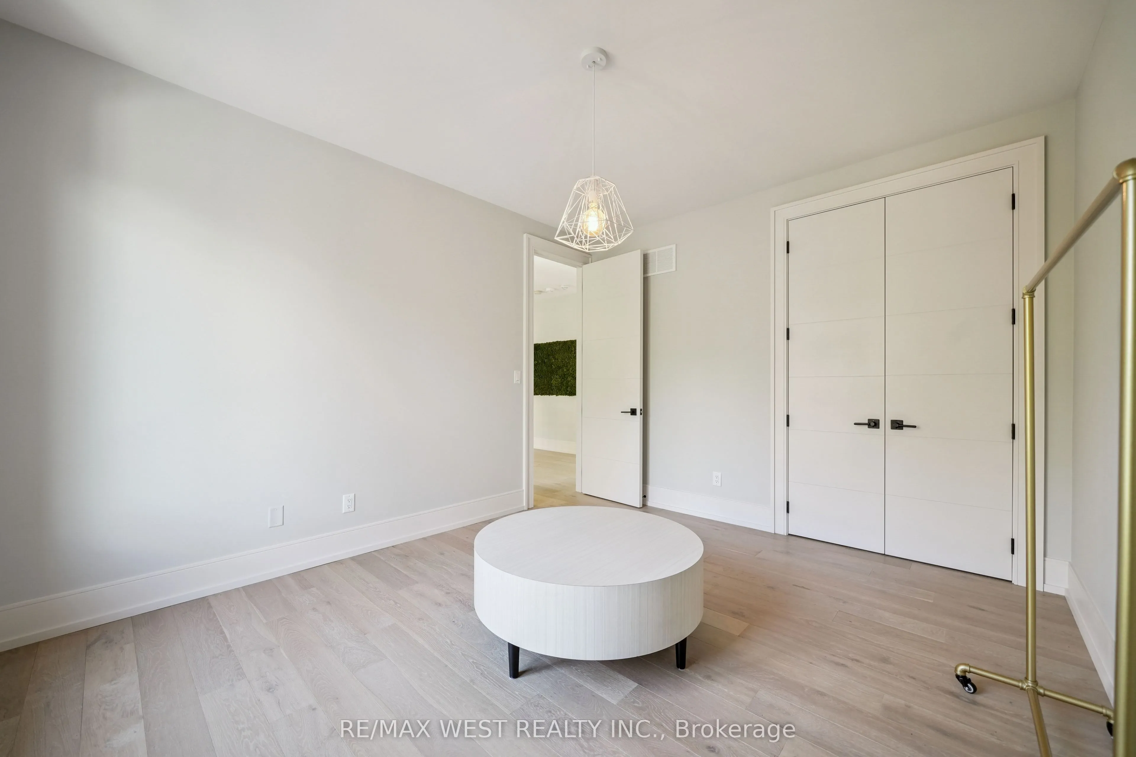 48 Arrowsmith Avenue