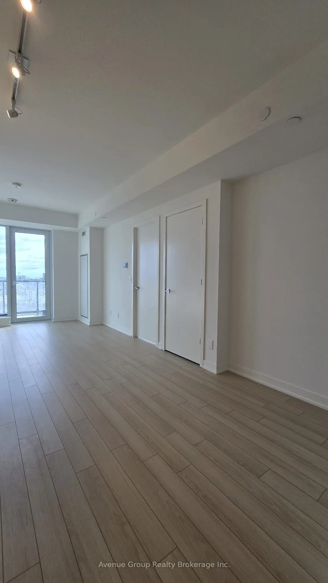 3071 Trafalgar Road, #707