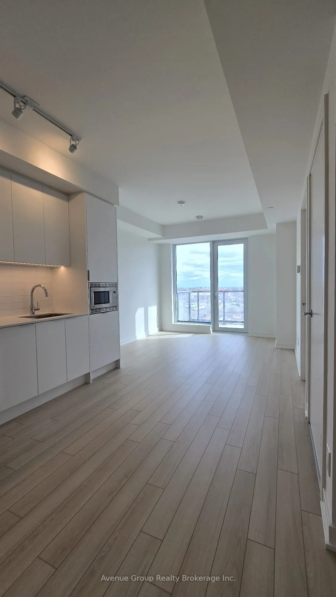 3071 Trafalgar Road, #707