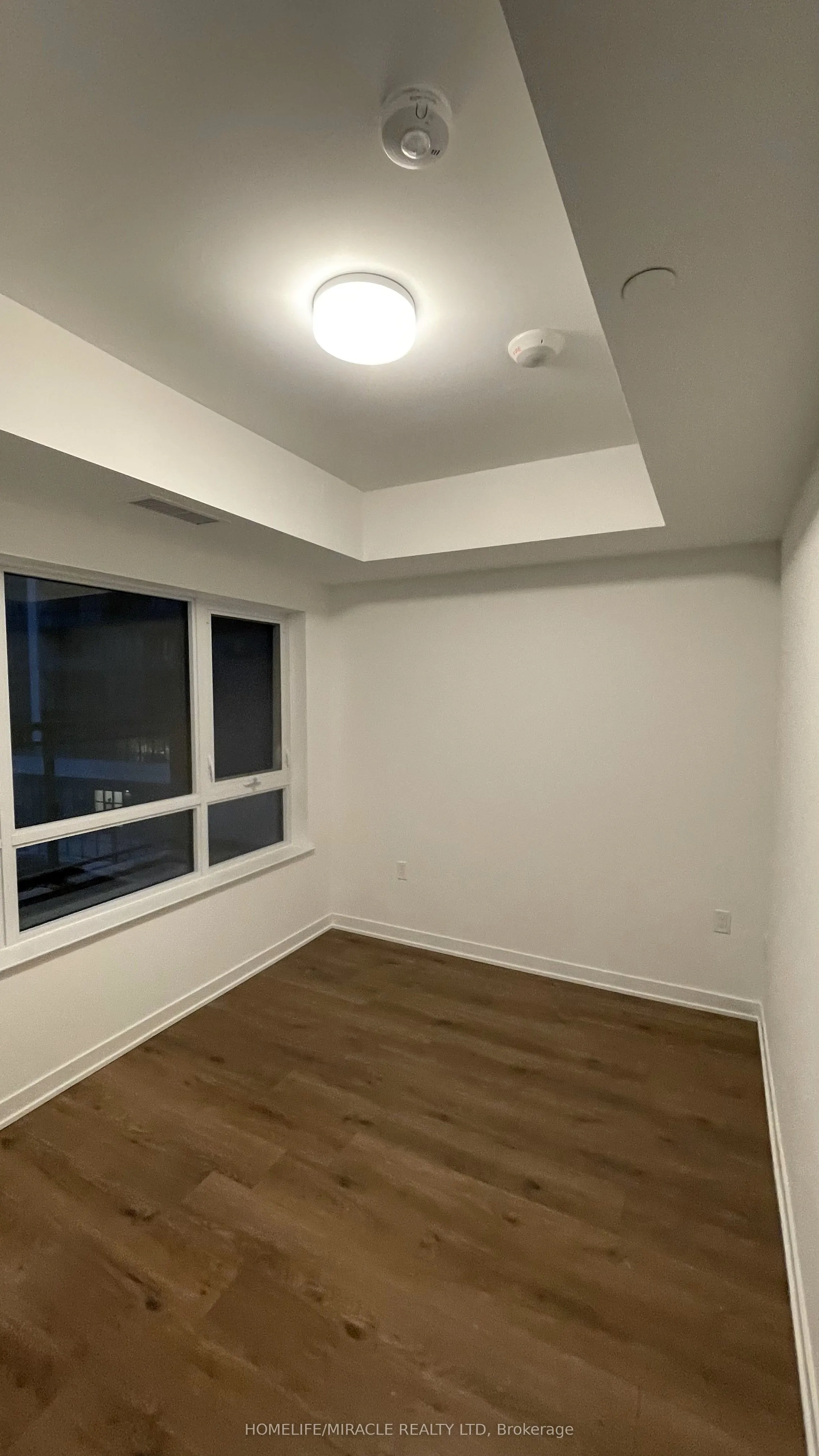 395 Dundas Street W, #331