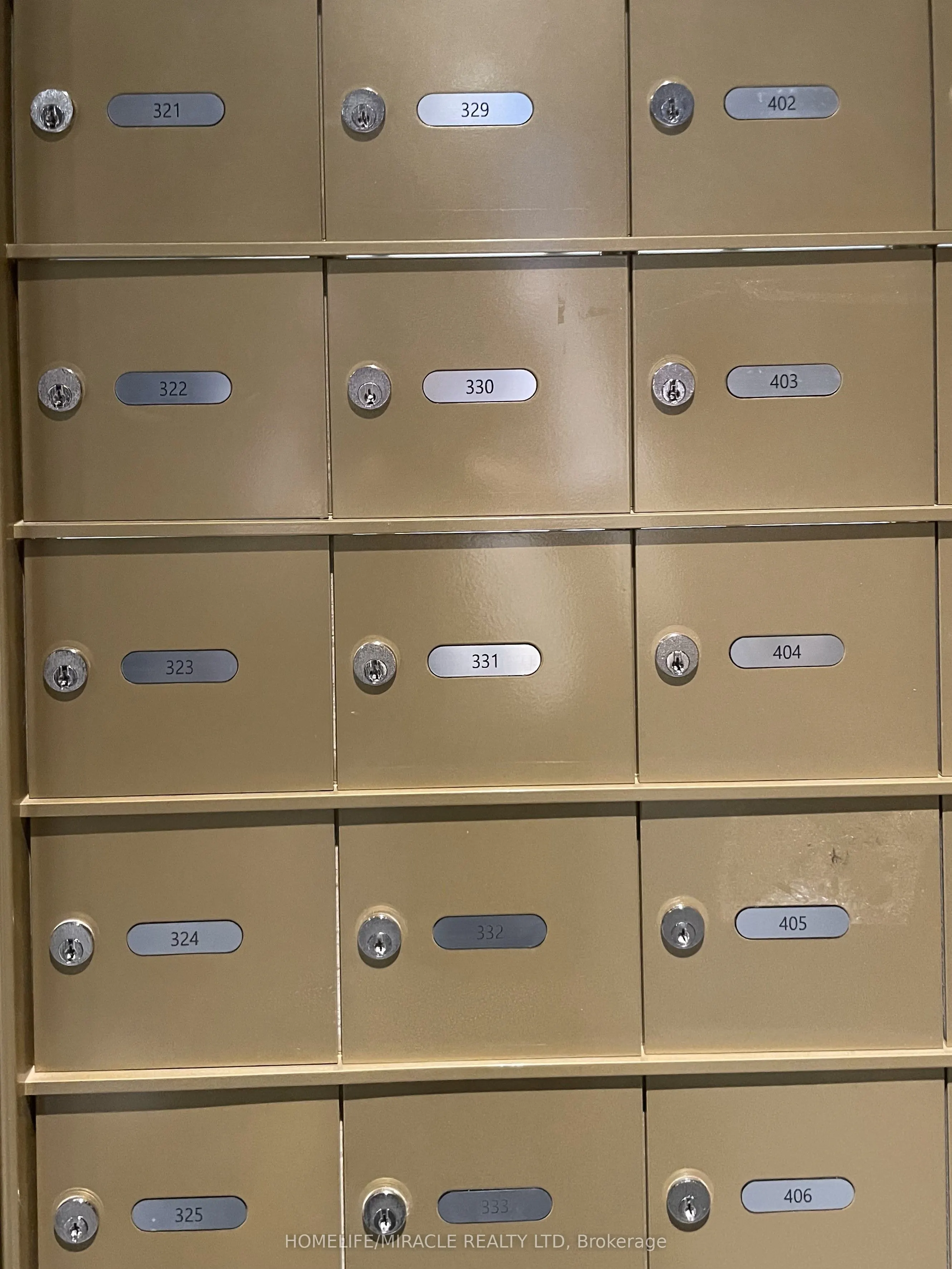 395 Dundas Street W, #331