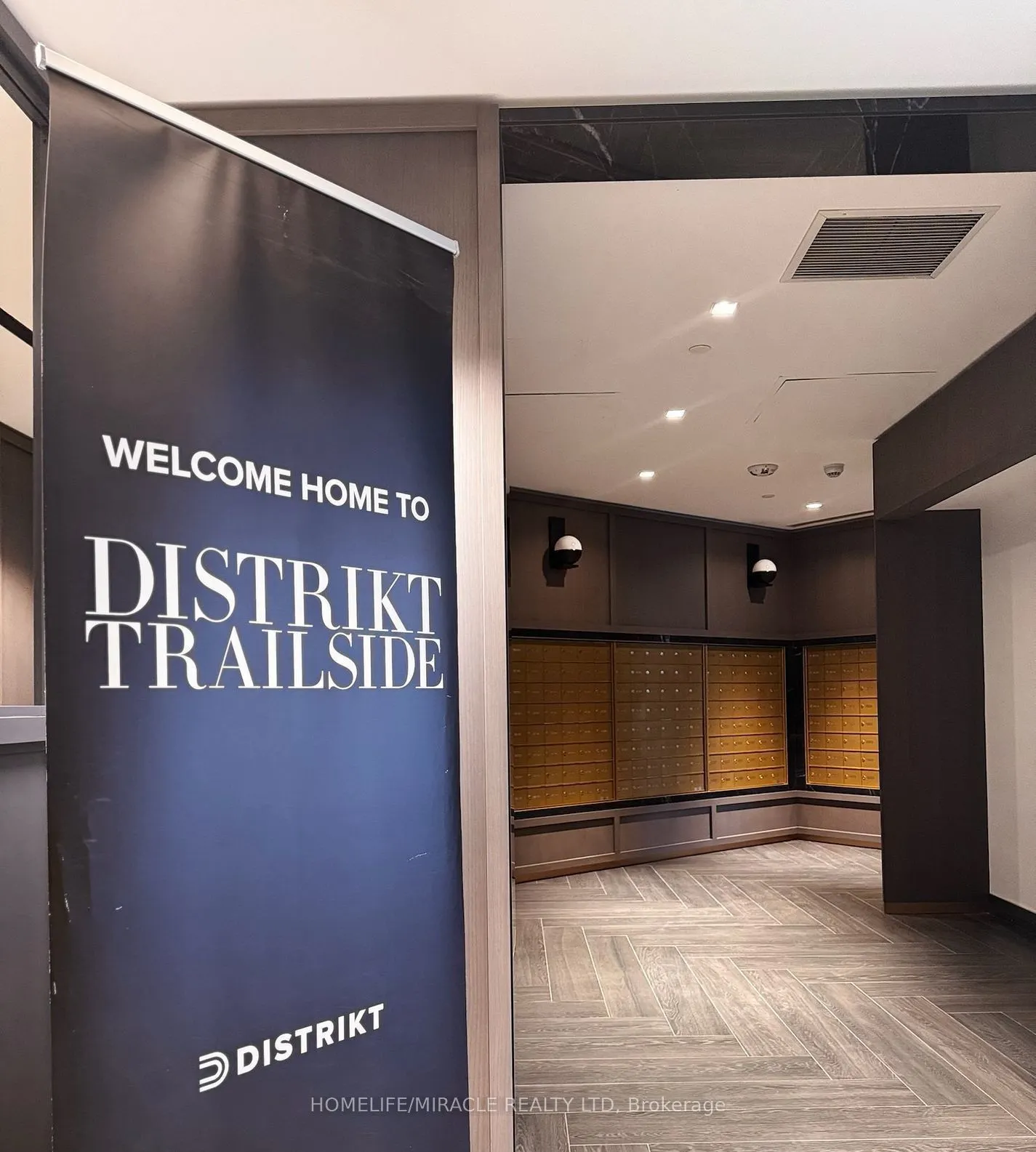 395 Dundas Street W, #331