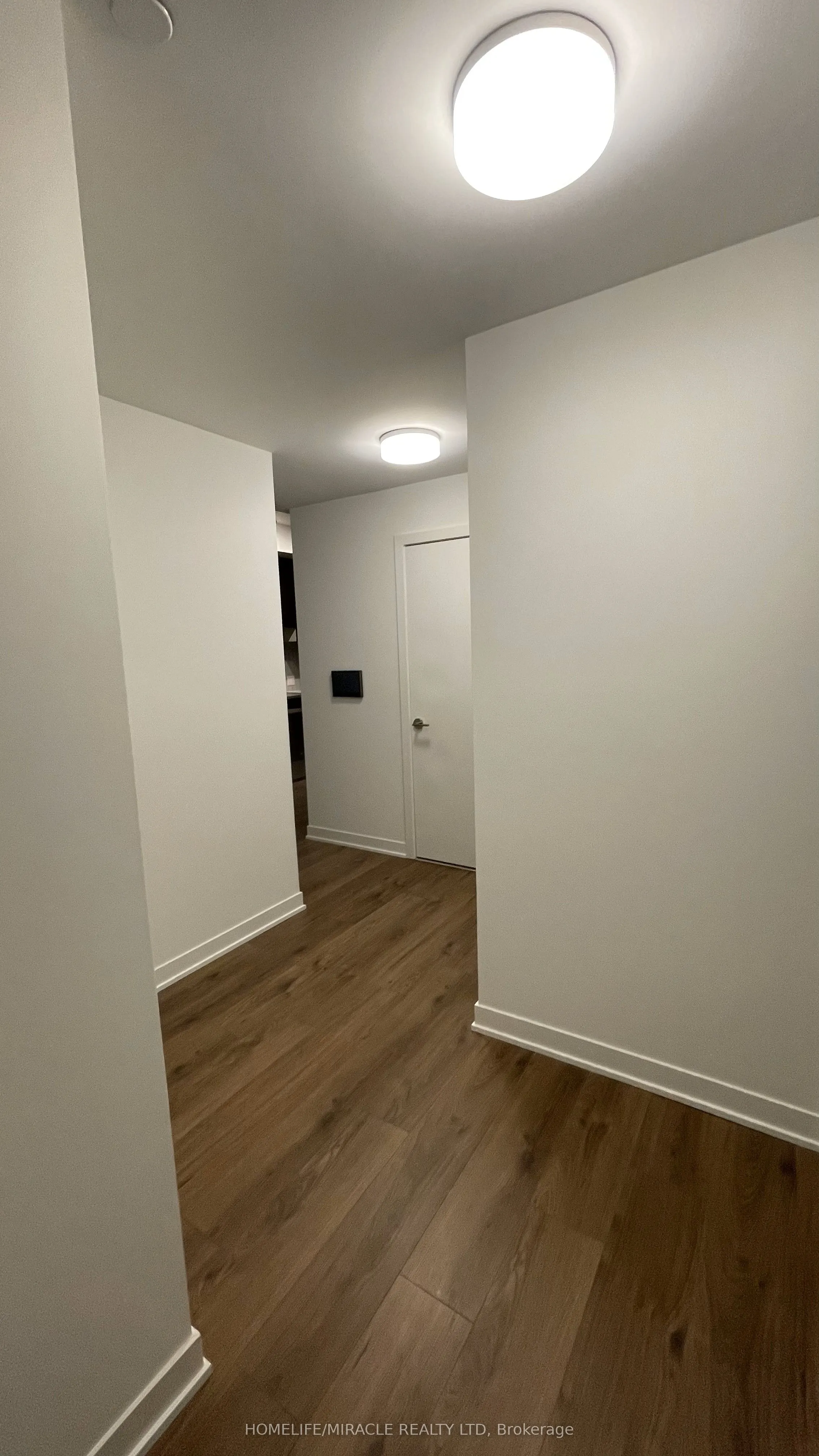 395 Dundas Street W, #331