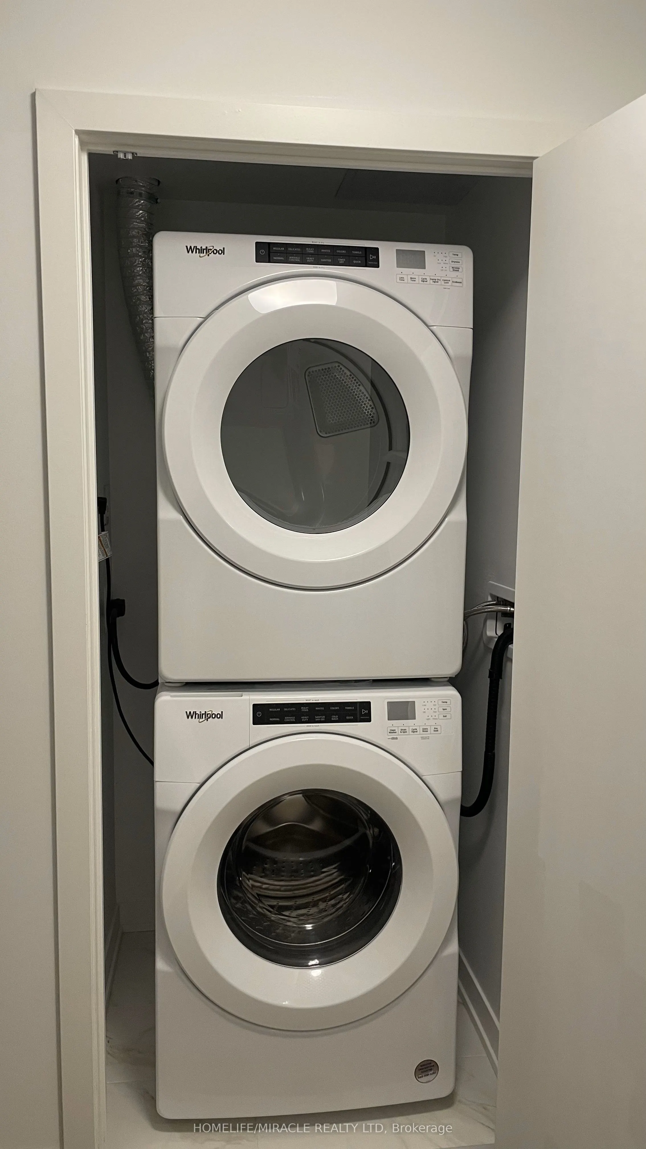 395 Dundas Street W, #331