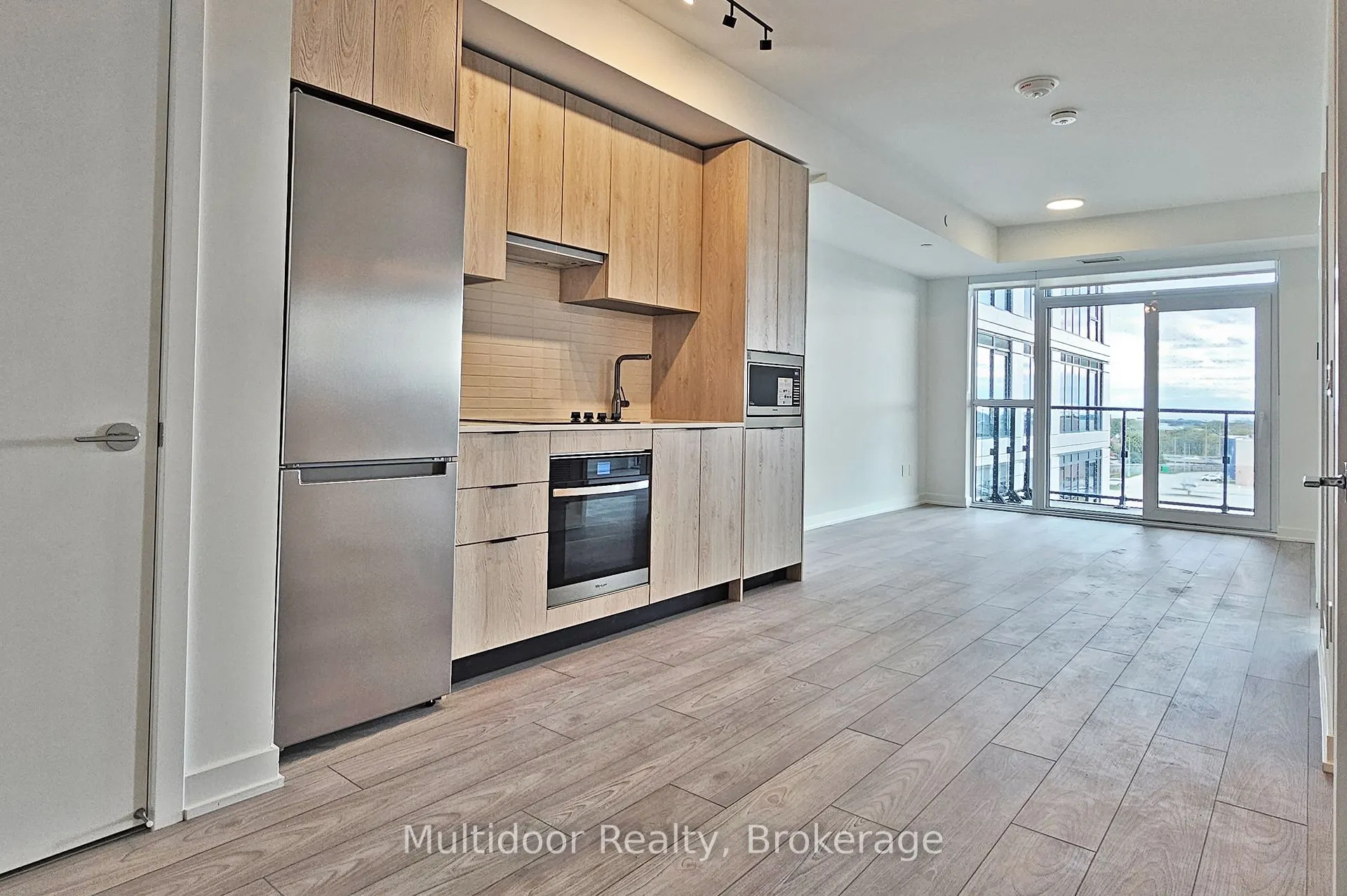 1007 The Queensway, #421