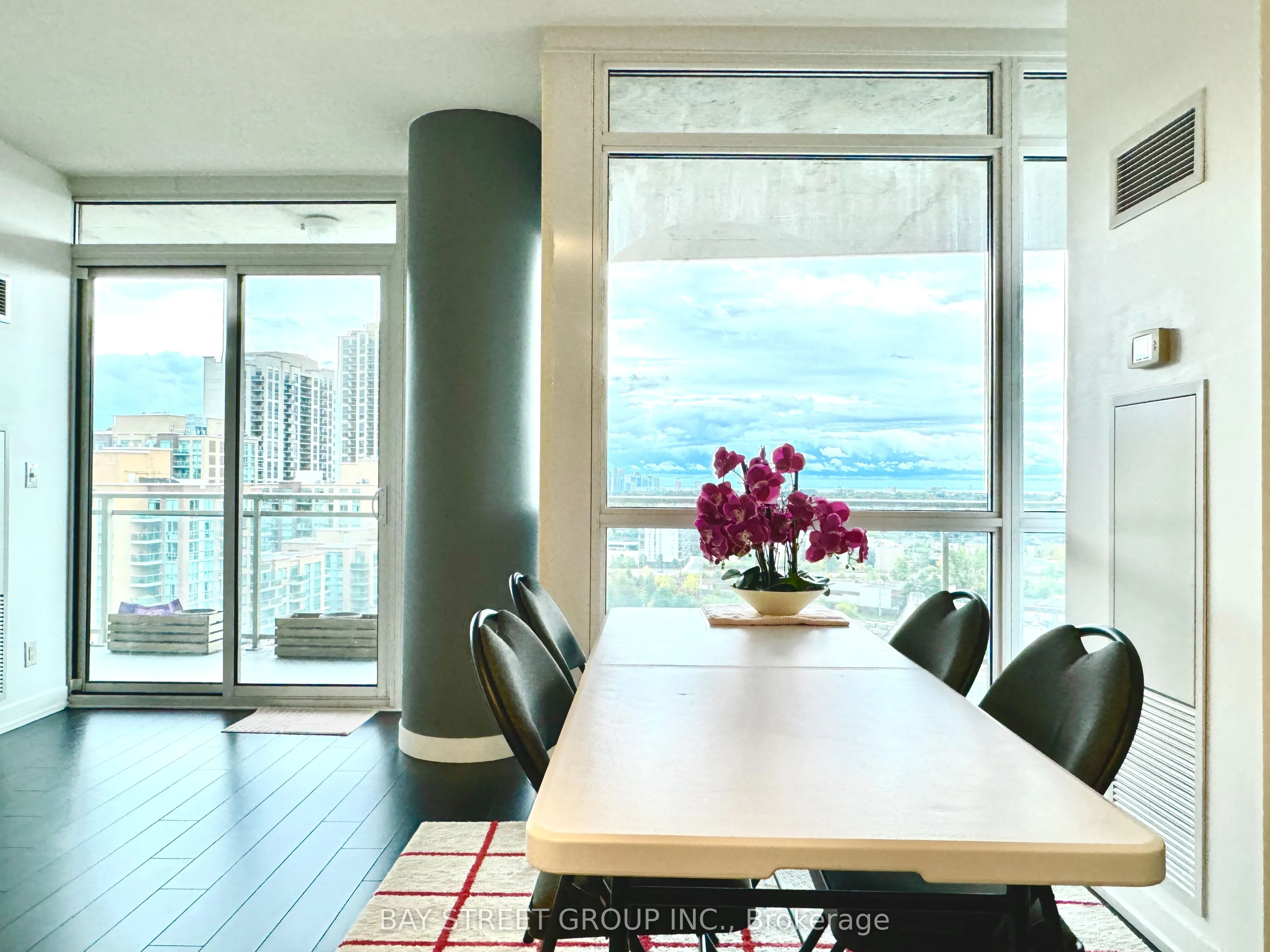 5101 Dundas Street W, #1107