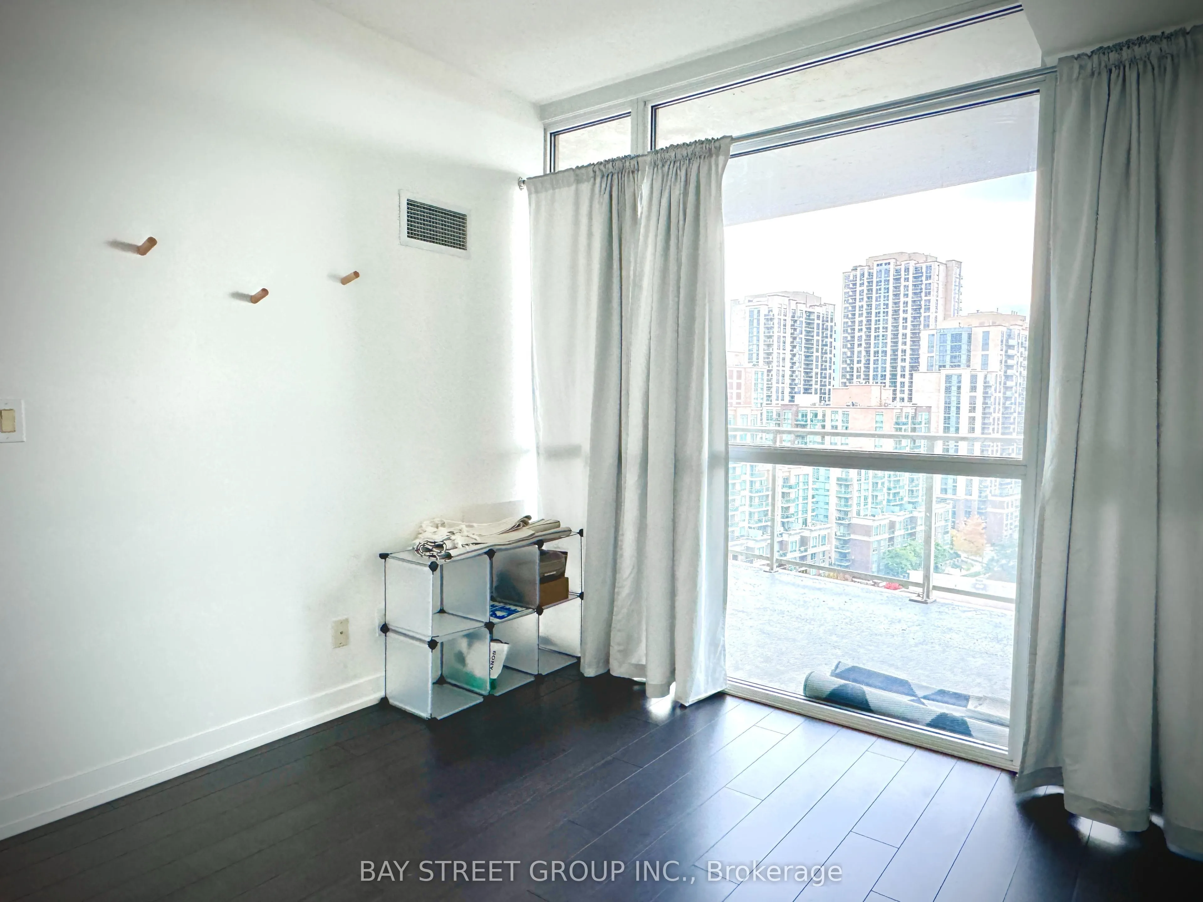 5101 Dundas Street W, #1107