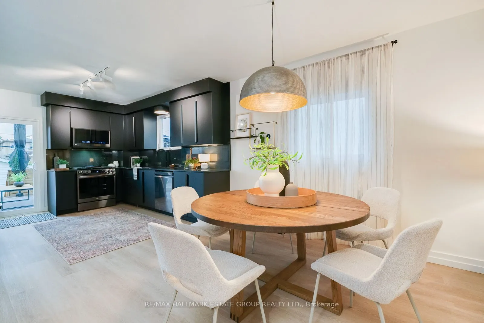 282 Earlscourt Avenue