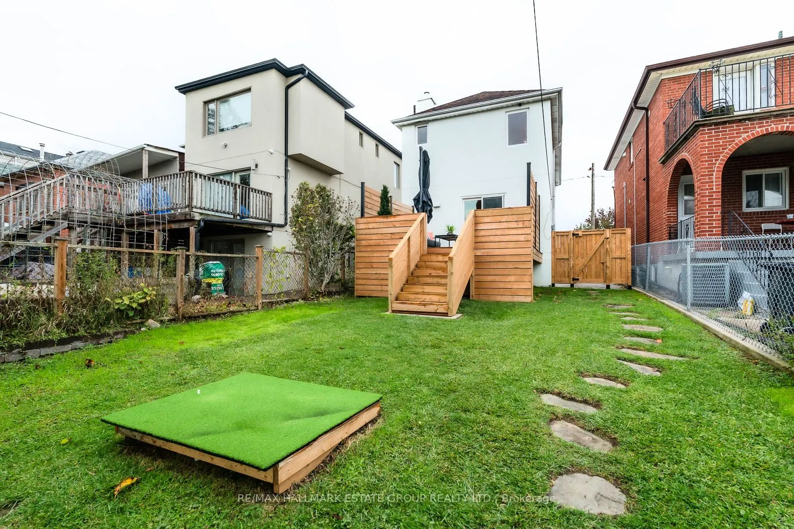 282 Earlscourt Avenue