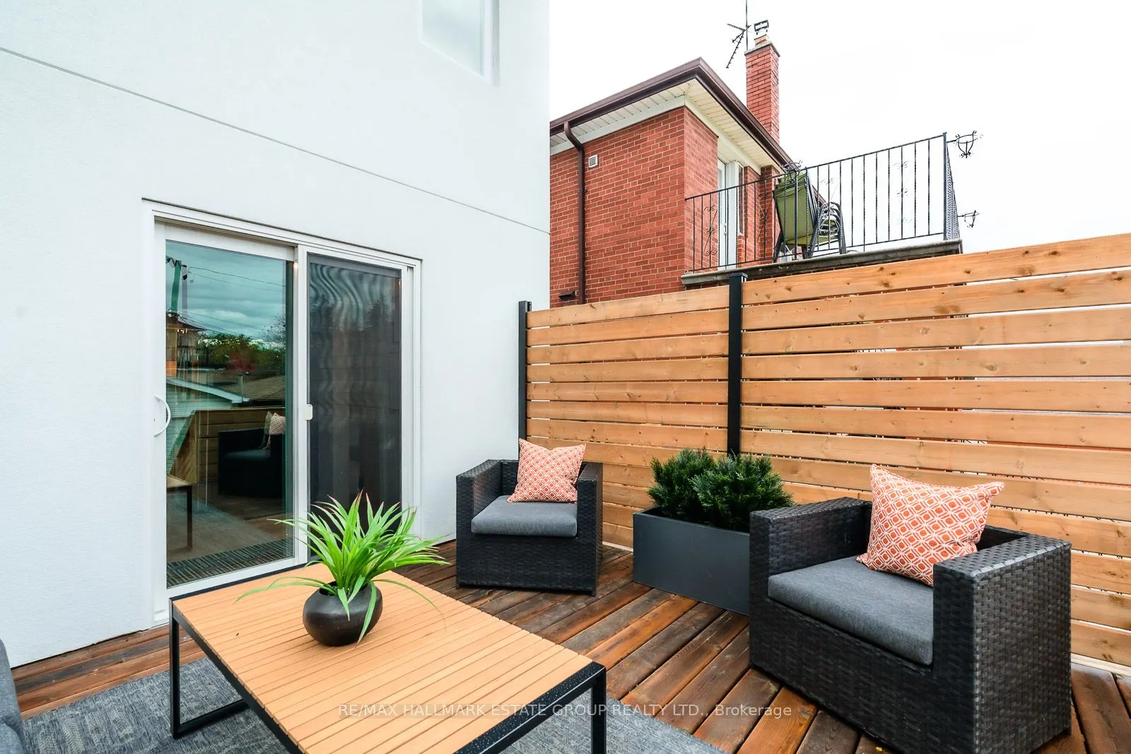 282 Earlscourt Avenue