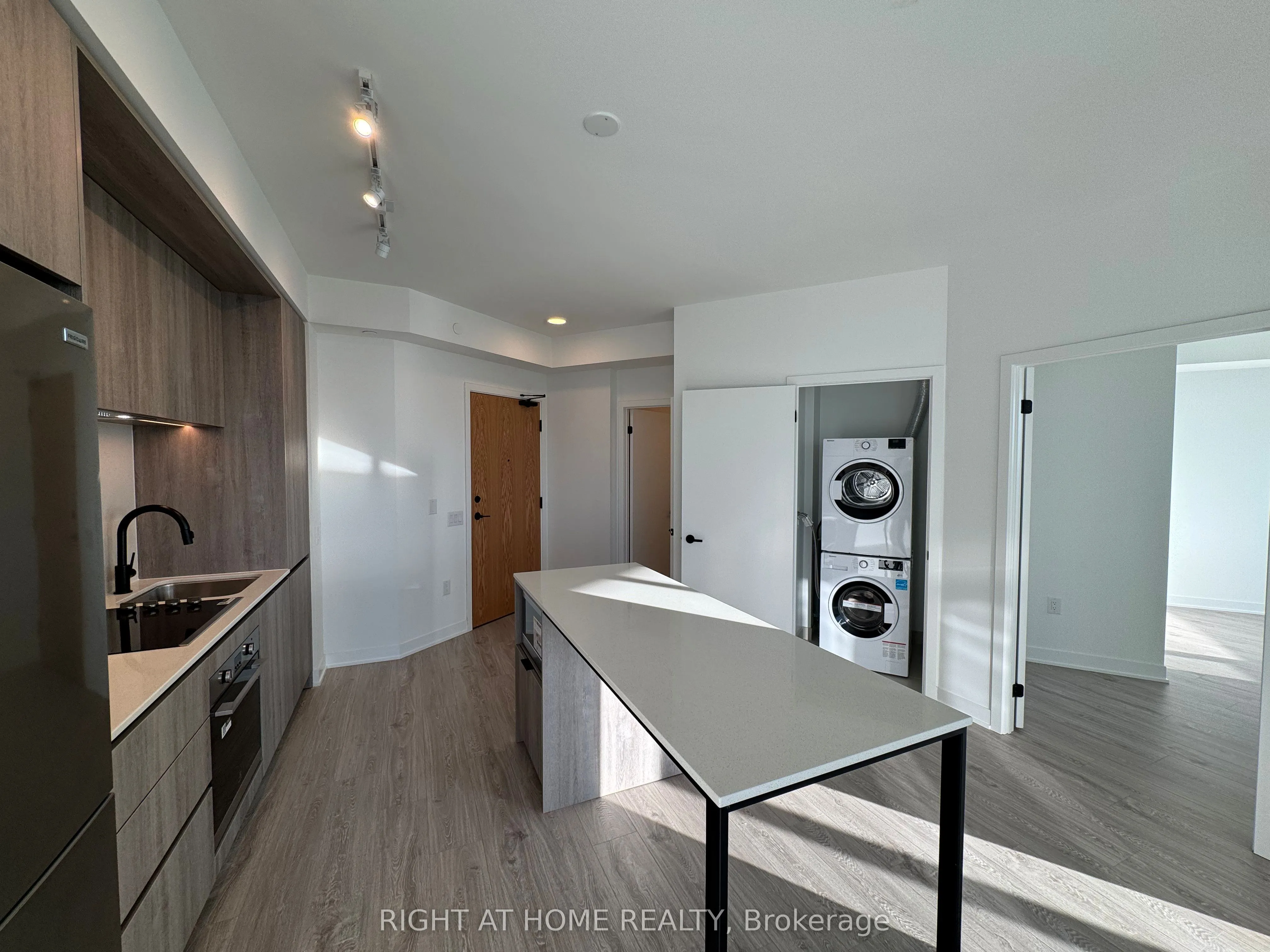 2495 Eglinton Avenue W, #1906