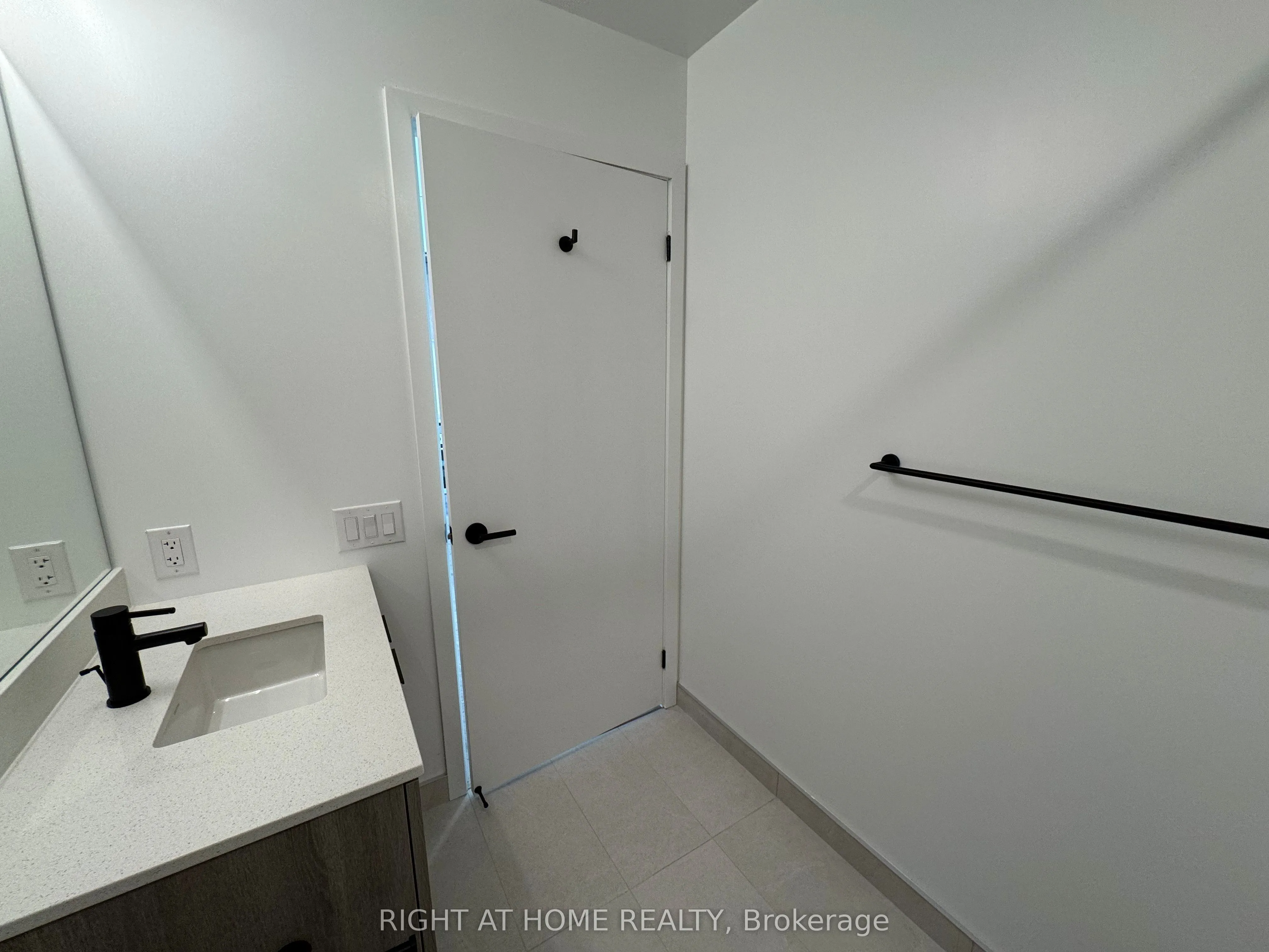 2495 Eglinton Avenue W, #1906