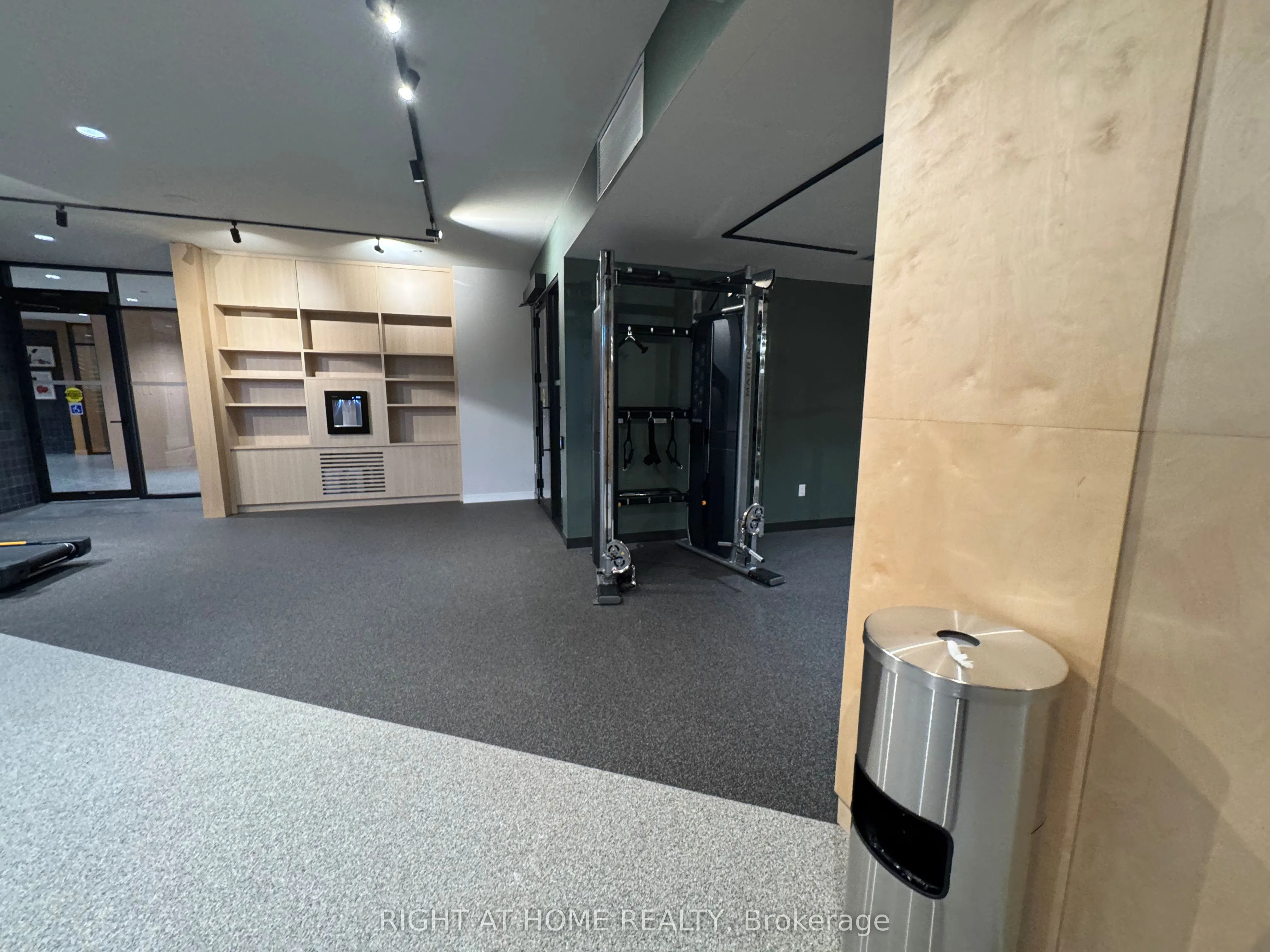 2495 Eglinton Avenue W, #1906