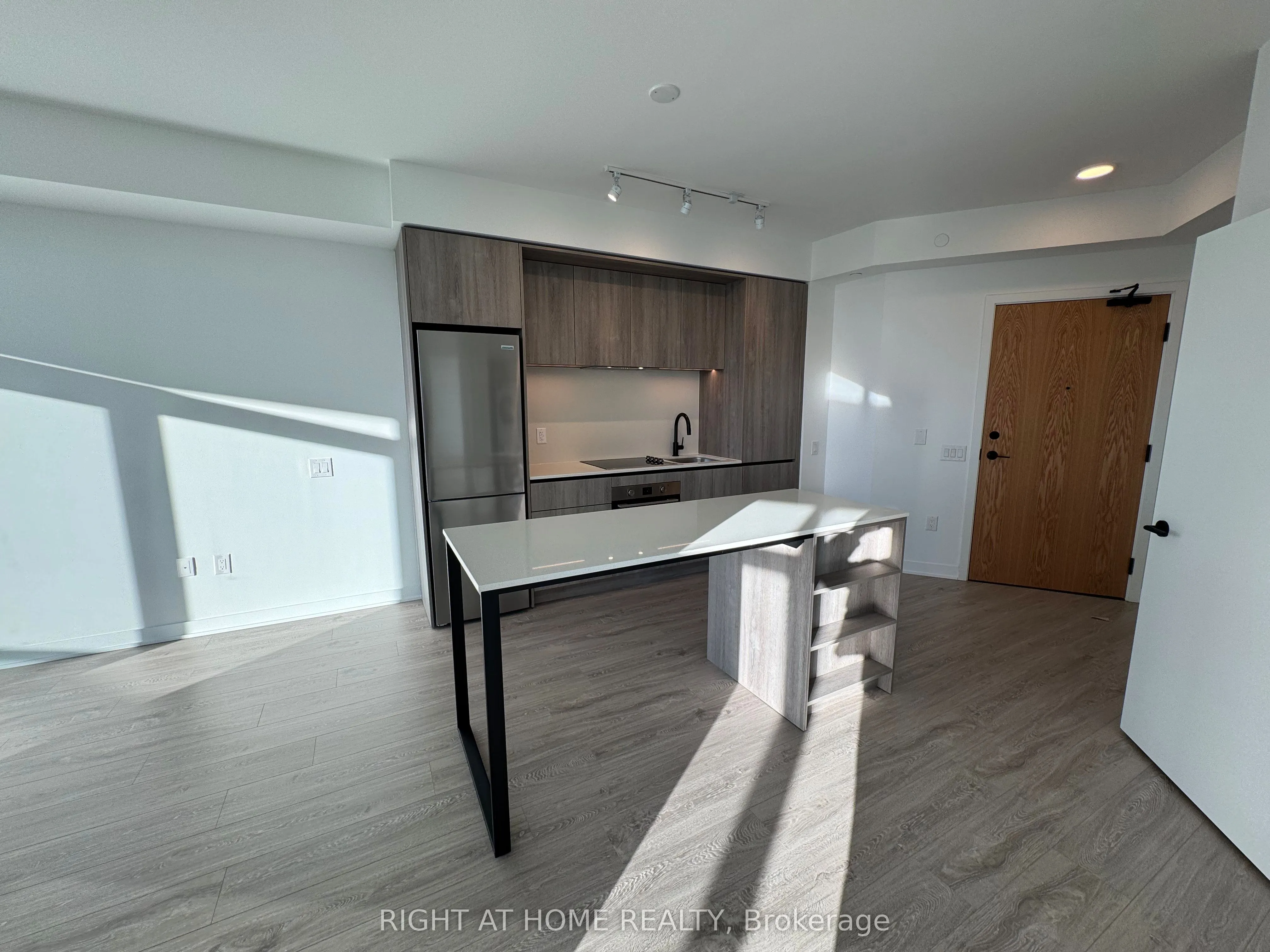 2495 Eglinton Avenue W, #1906