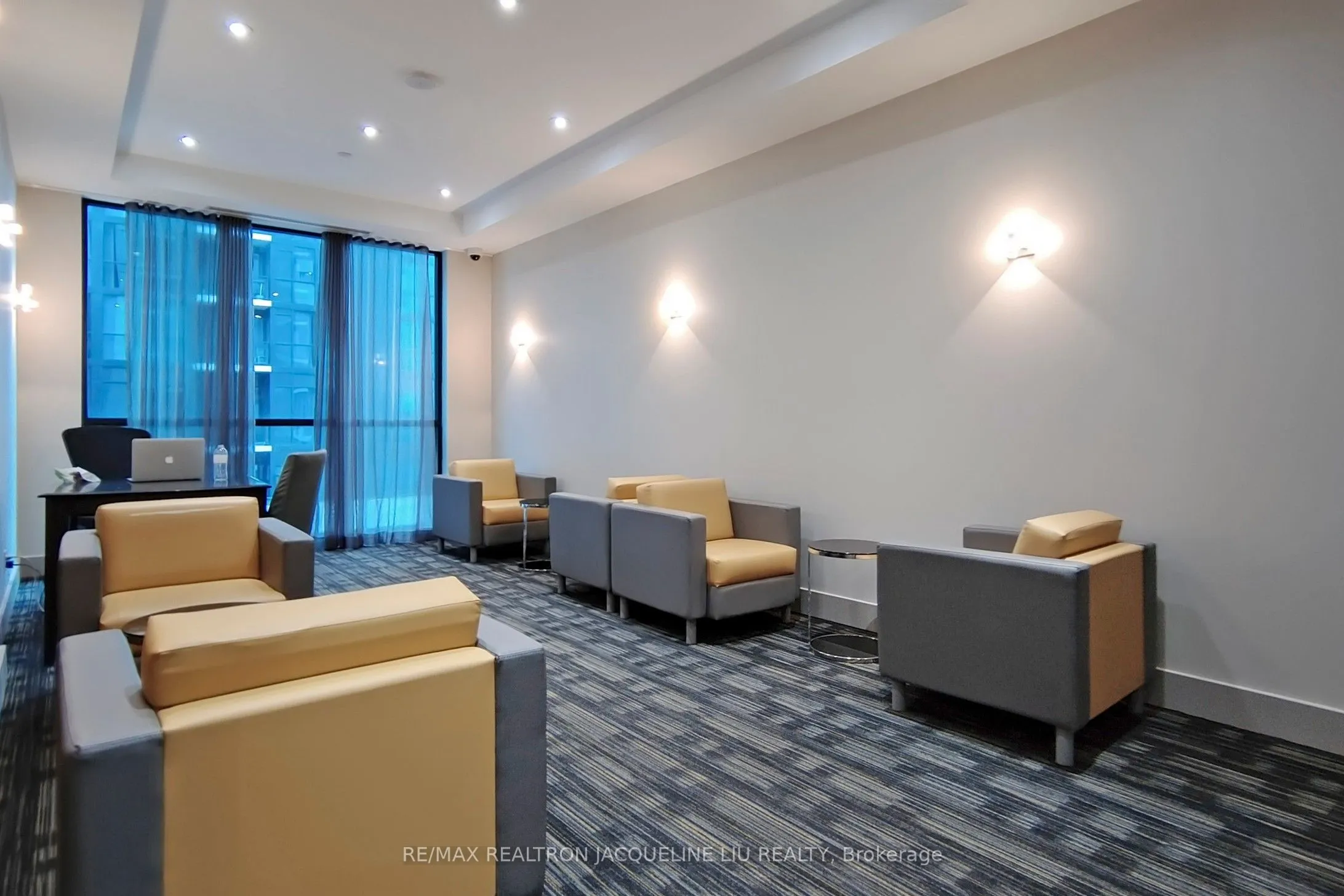 75 Eglinton Avenue W, #2801 Ph