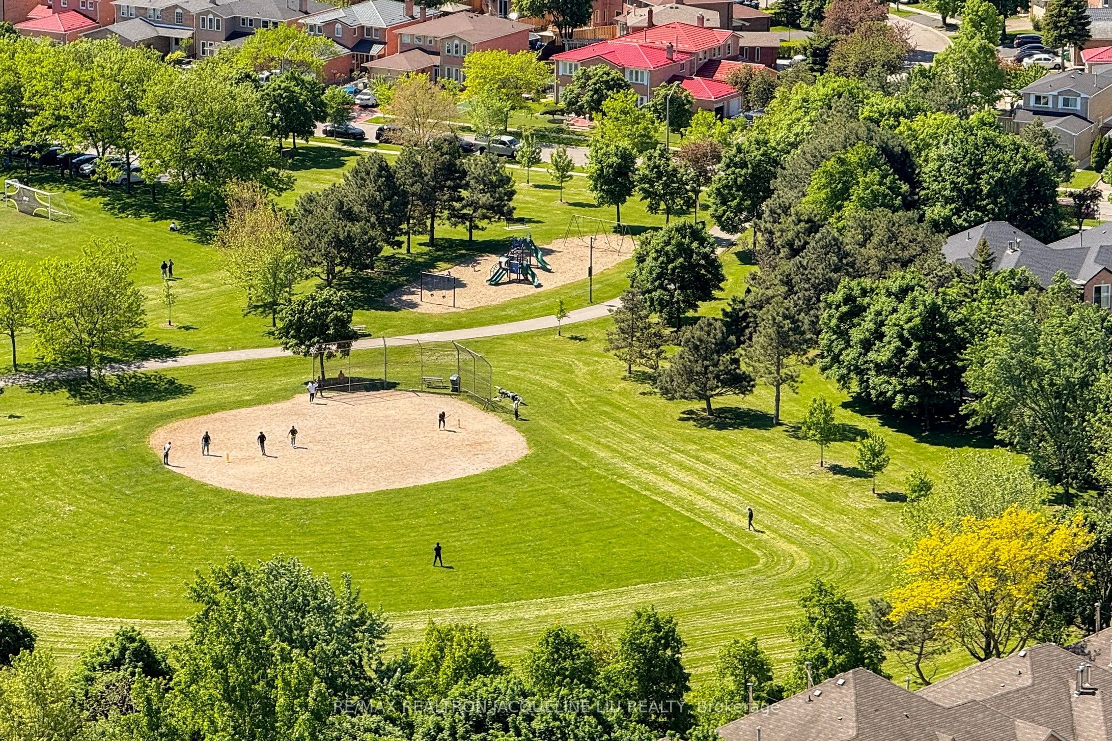 75 Eglinton Avenue W, #2801 Ph