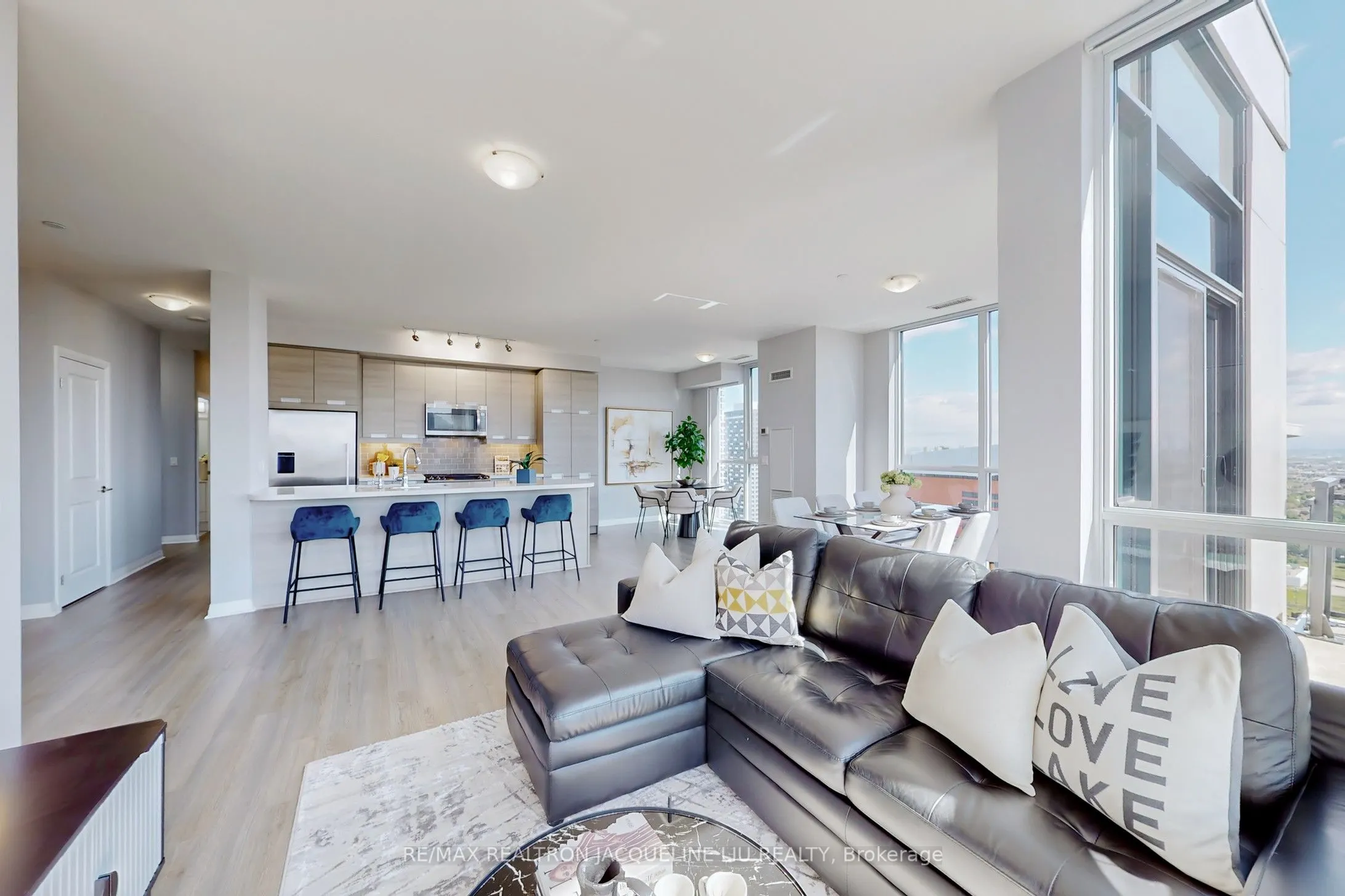 75 Eglinton Avenue W, #2801 Ph