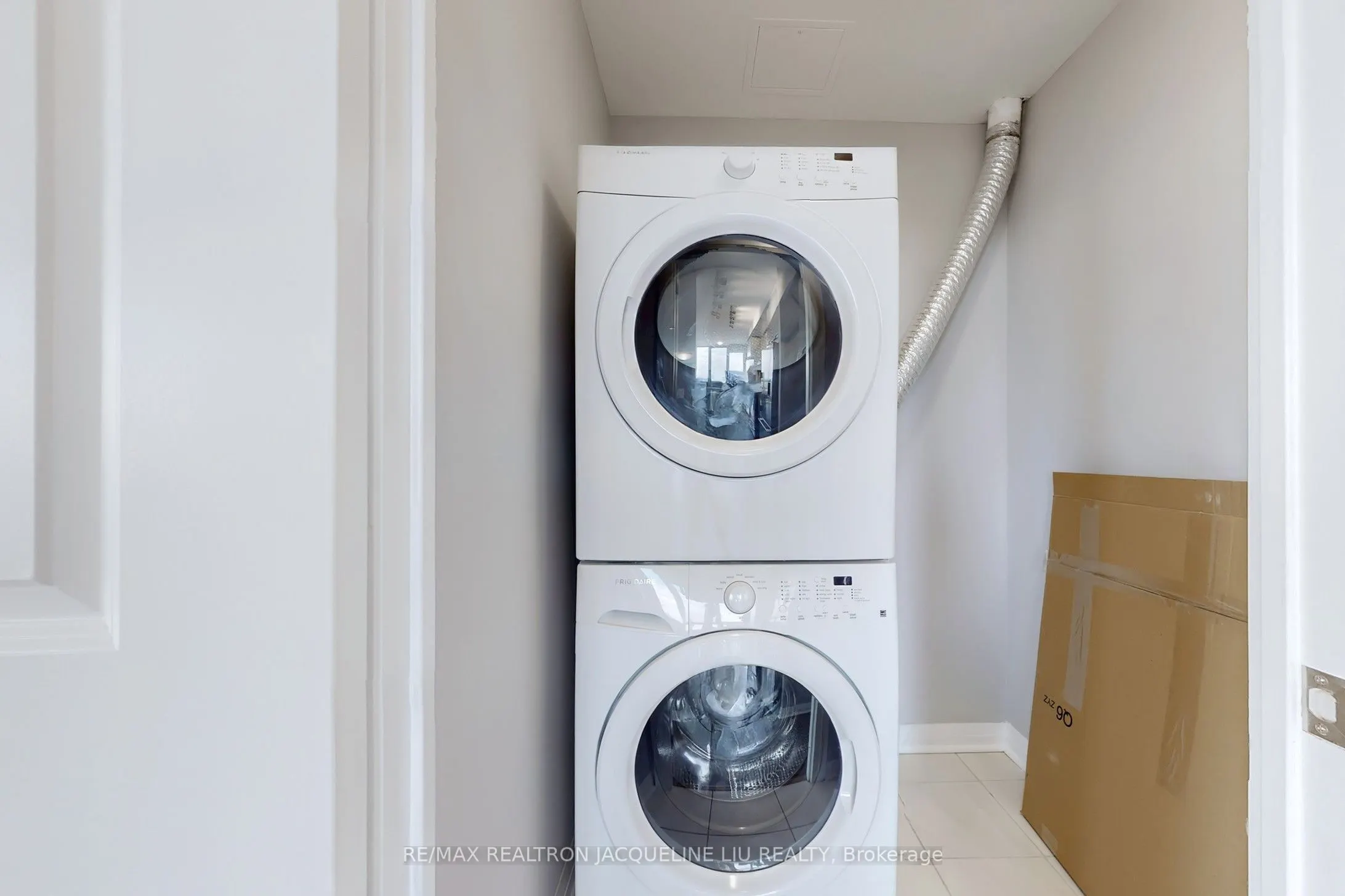 75 Eglinton Avenue W, #2801 Ph