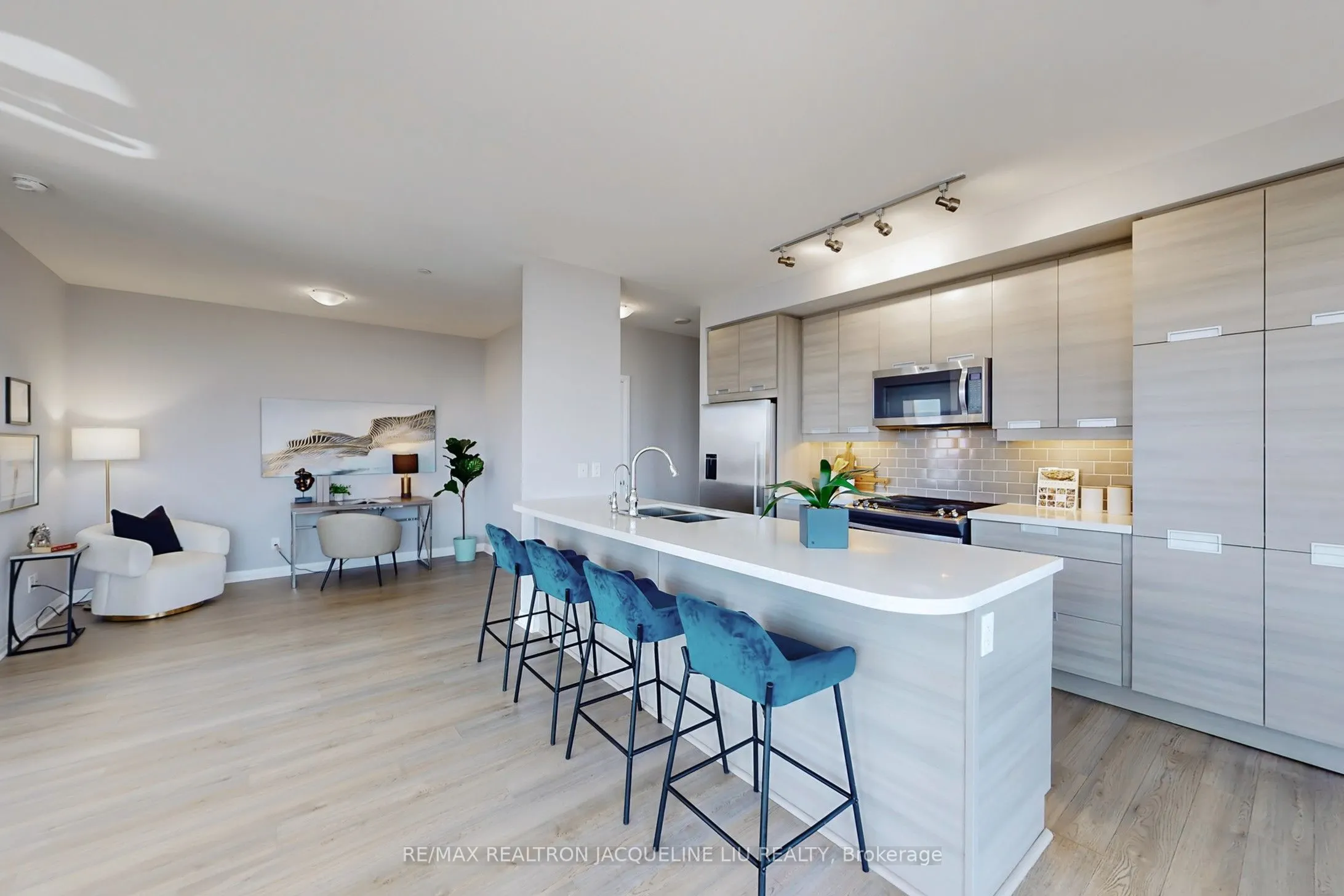 75 Eglinton Avenue W, #2801 Ph