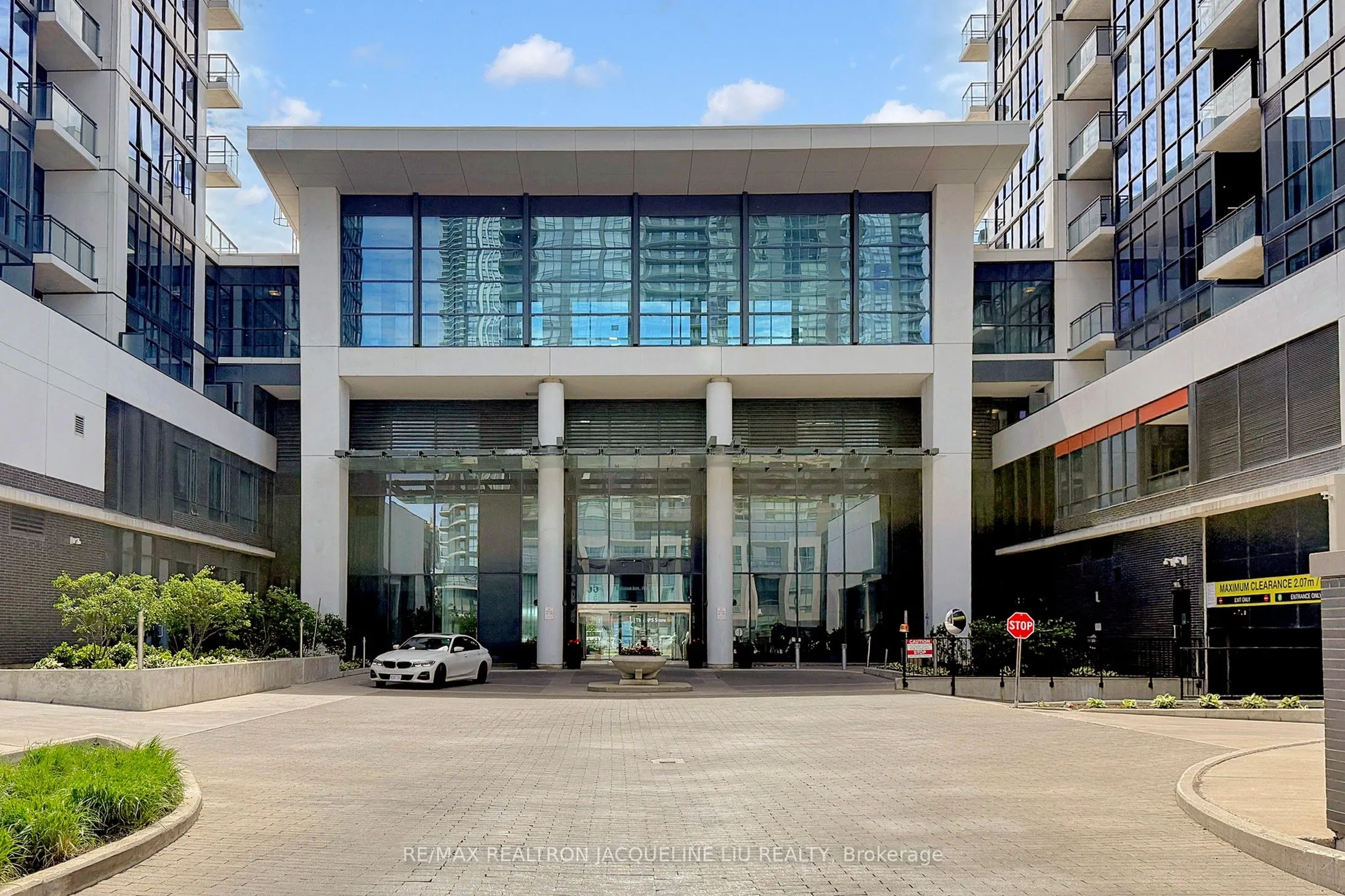 75 Eglinton Avenue W, #2801 Ph