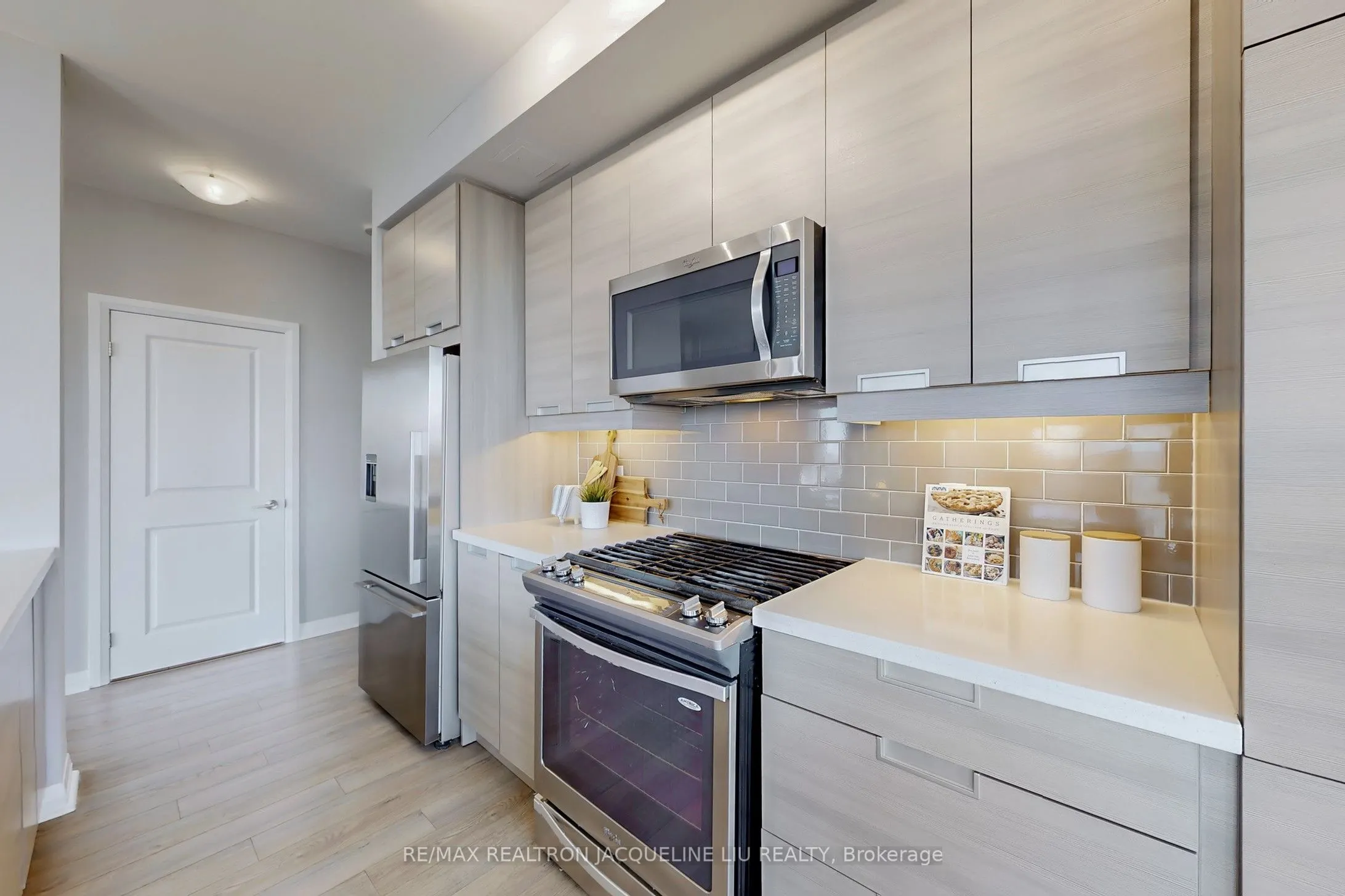 75 Eglinton Avenue W, #2801 Ph