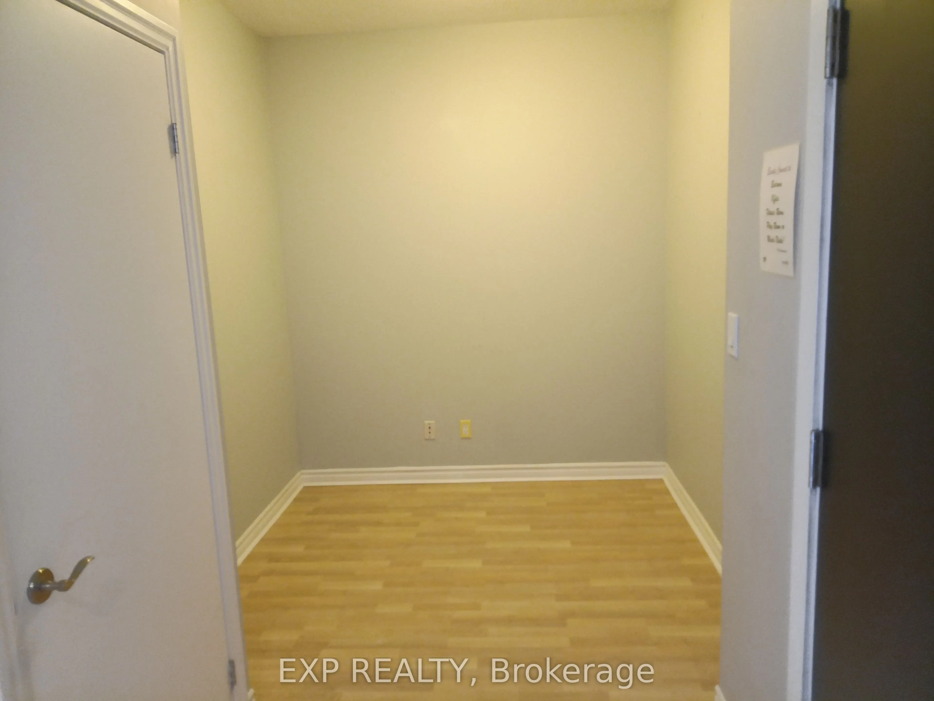 1359 Rathburn Road E, #904