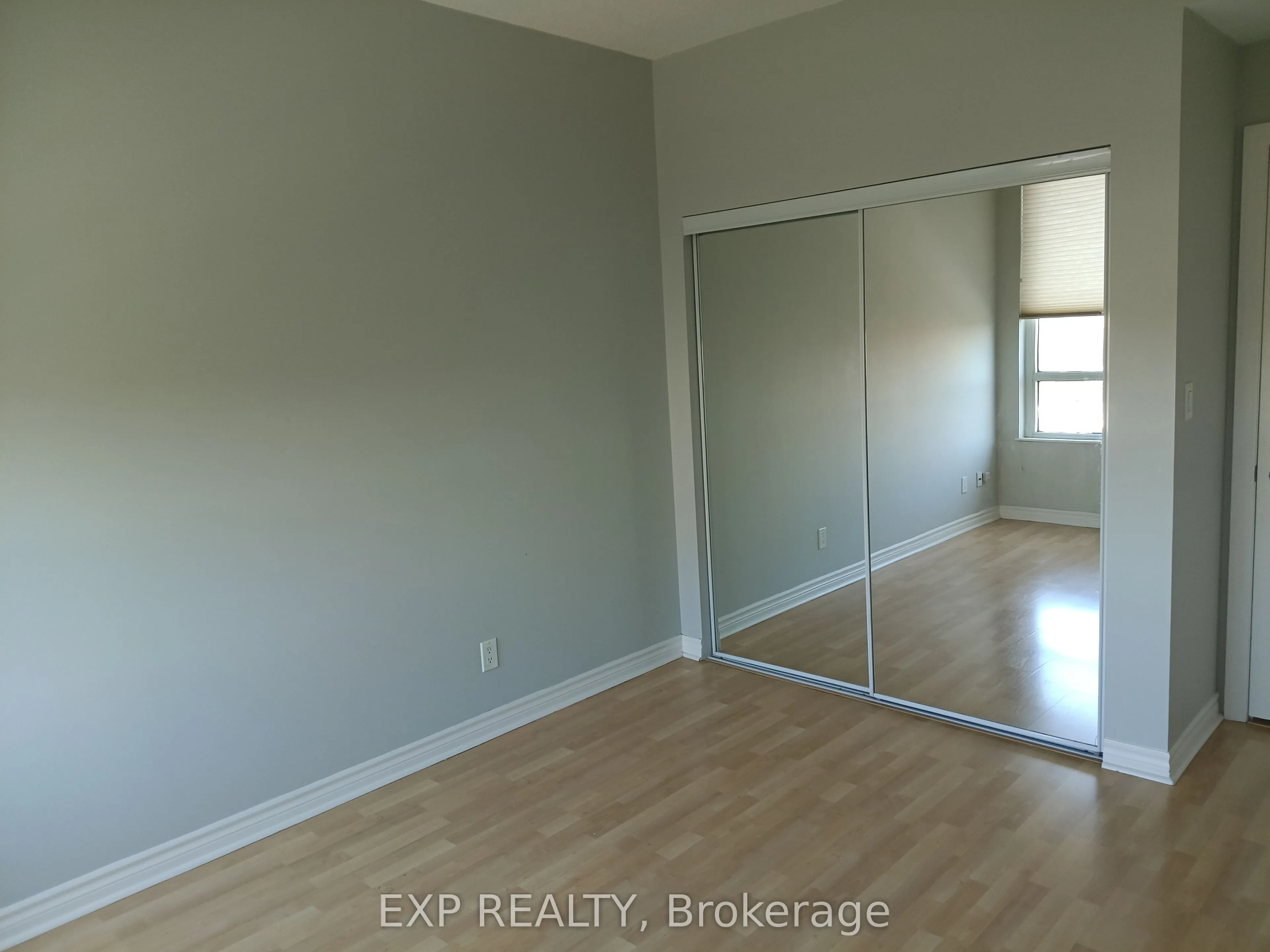 1359 Rathburn Road E, #904